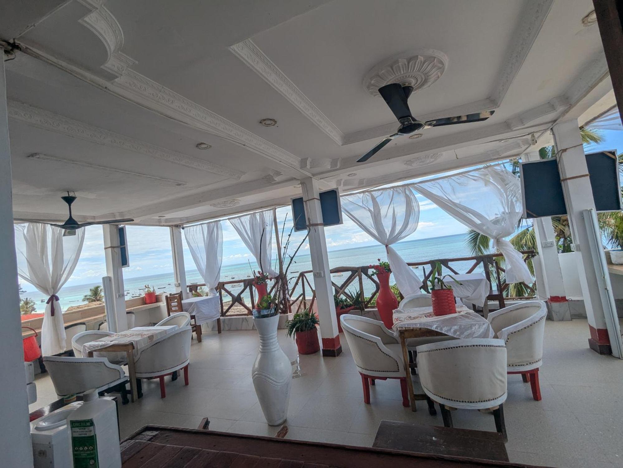 Kassandra Hotel 3*