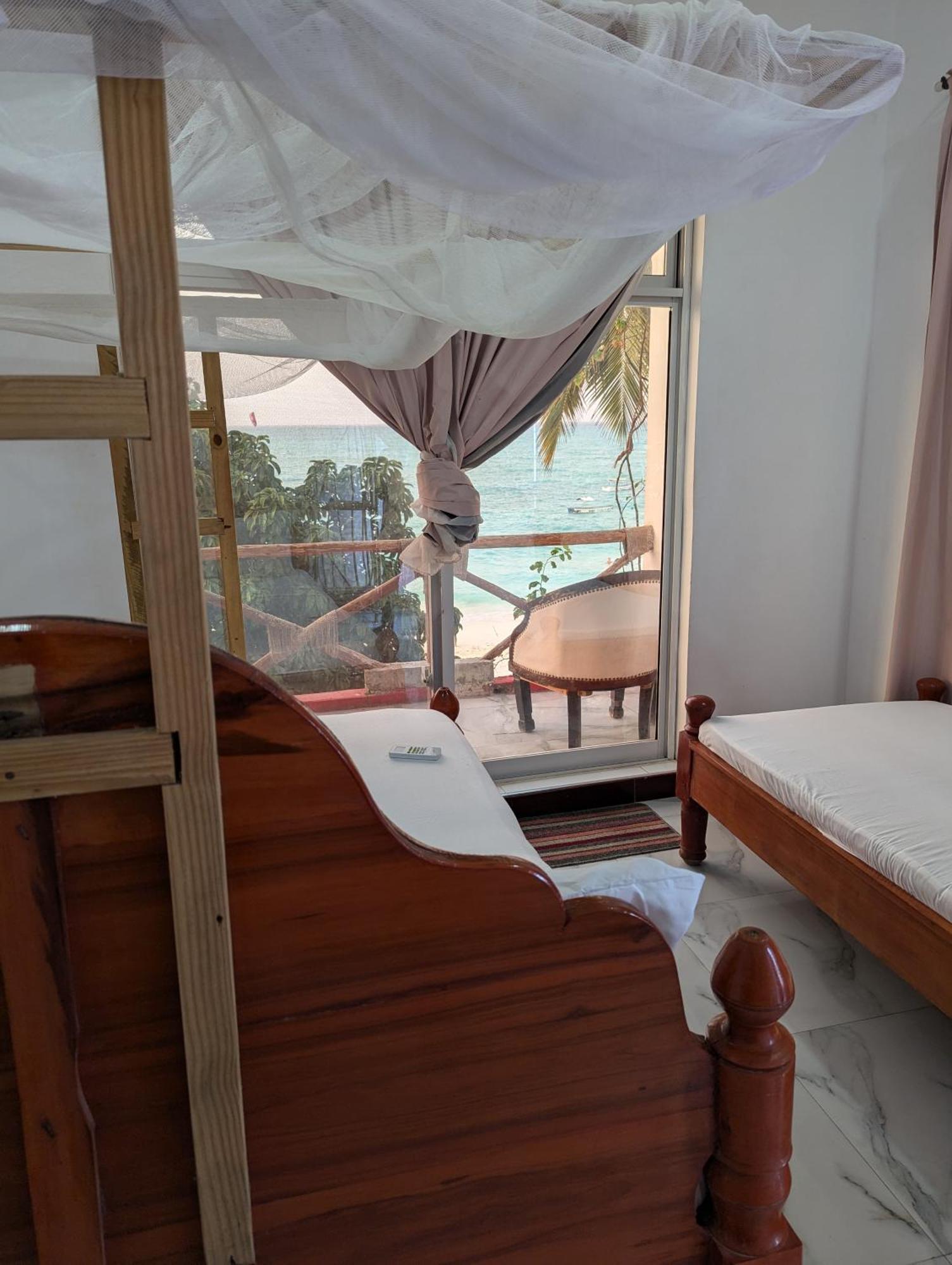 Kassandra Hotel 3*