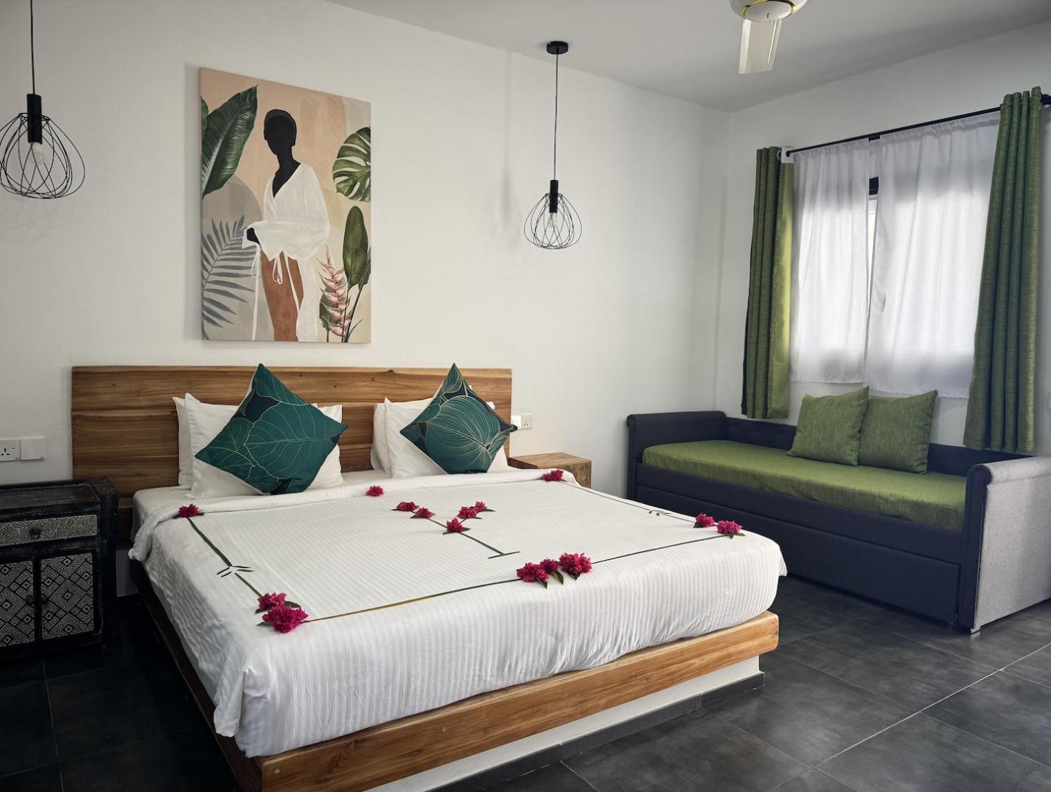 Opera Hotel 2*