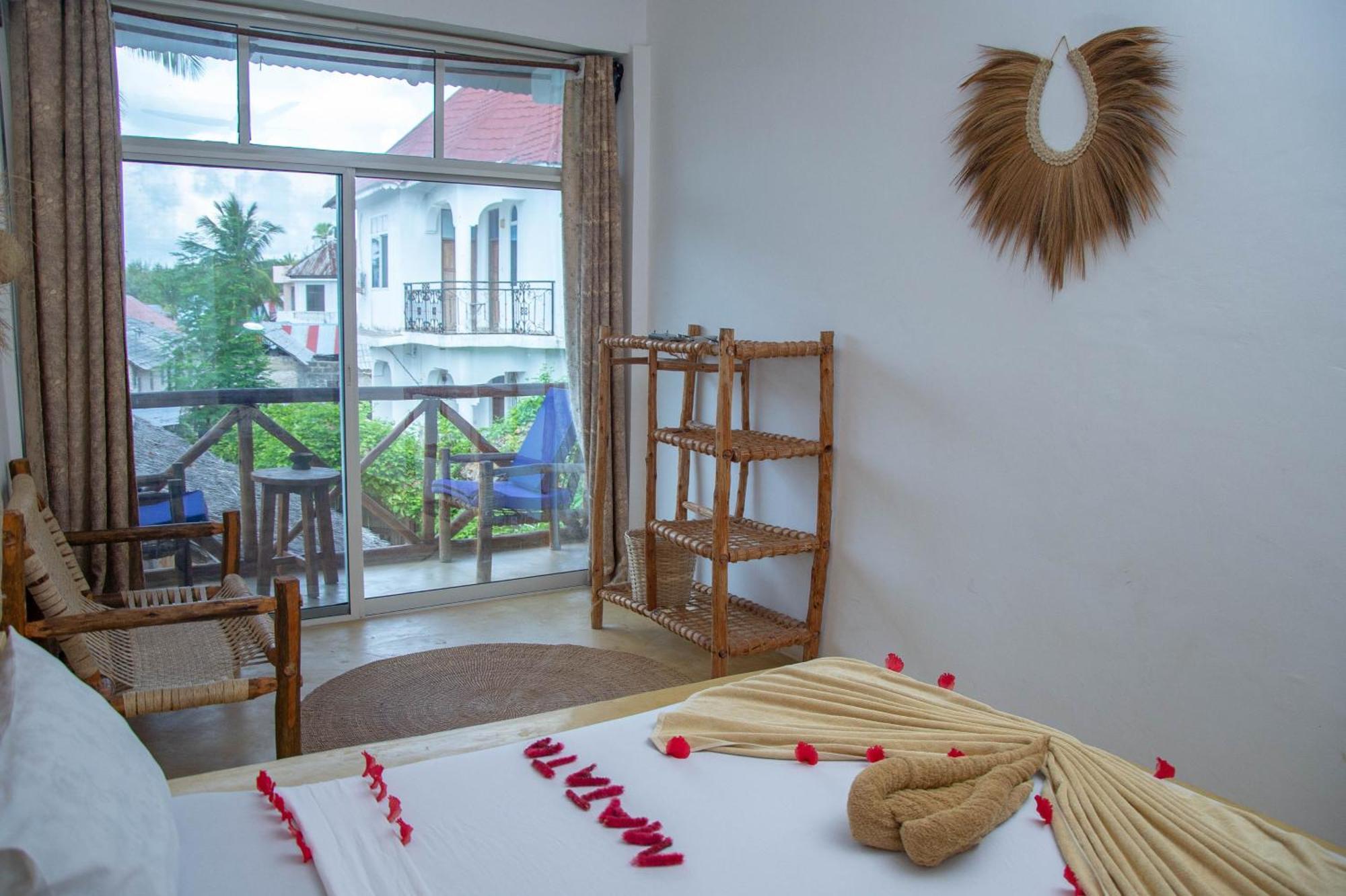 Equalia Rose Hotel