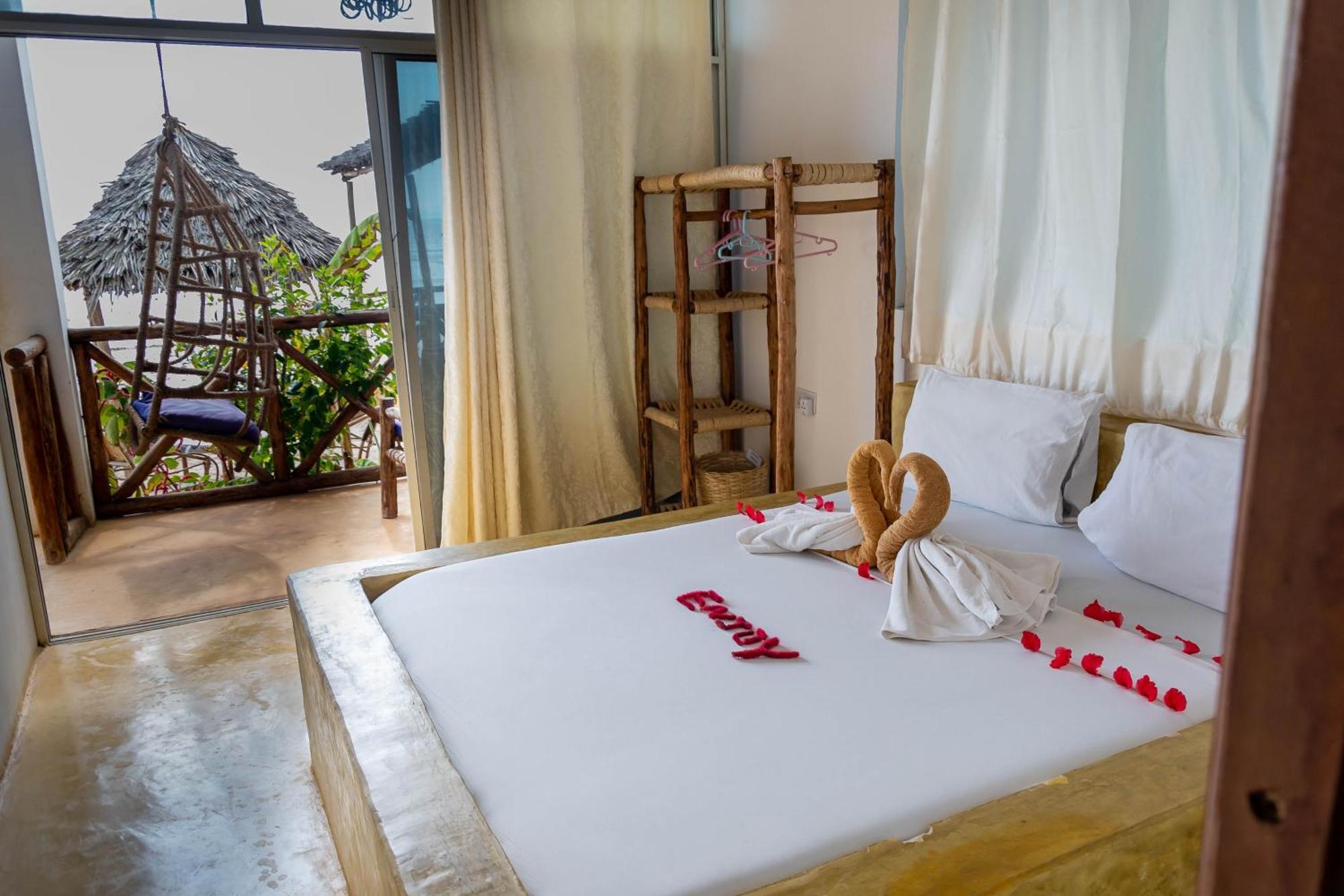 Hotel Equalia Rose