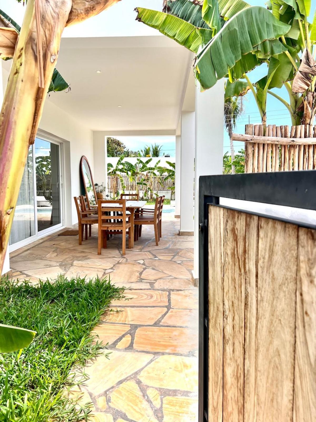 Villa Seaside Reflexion - Entire With Private Pool