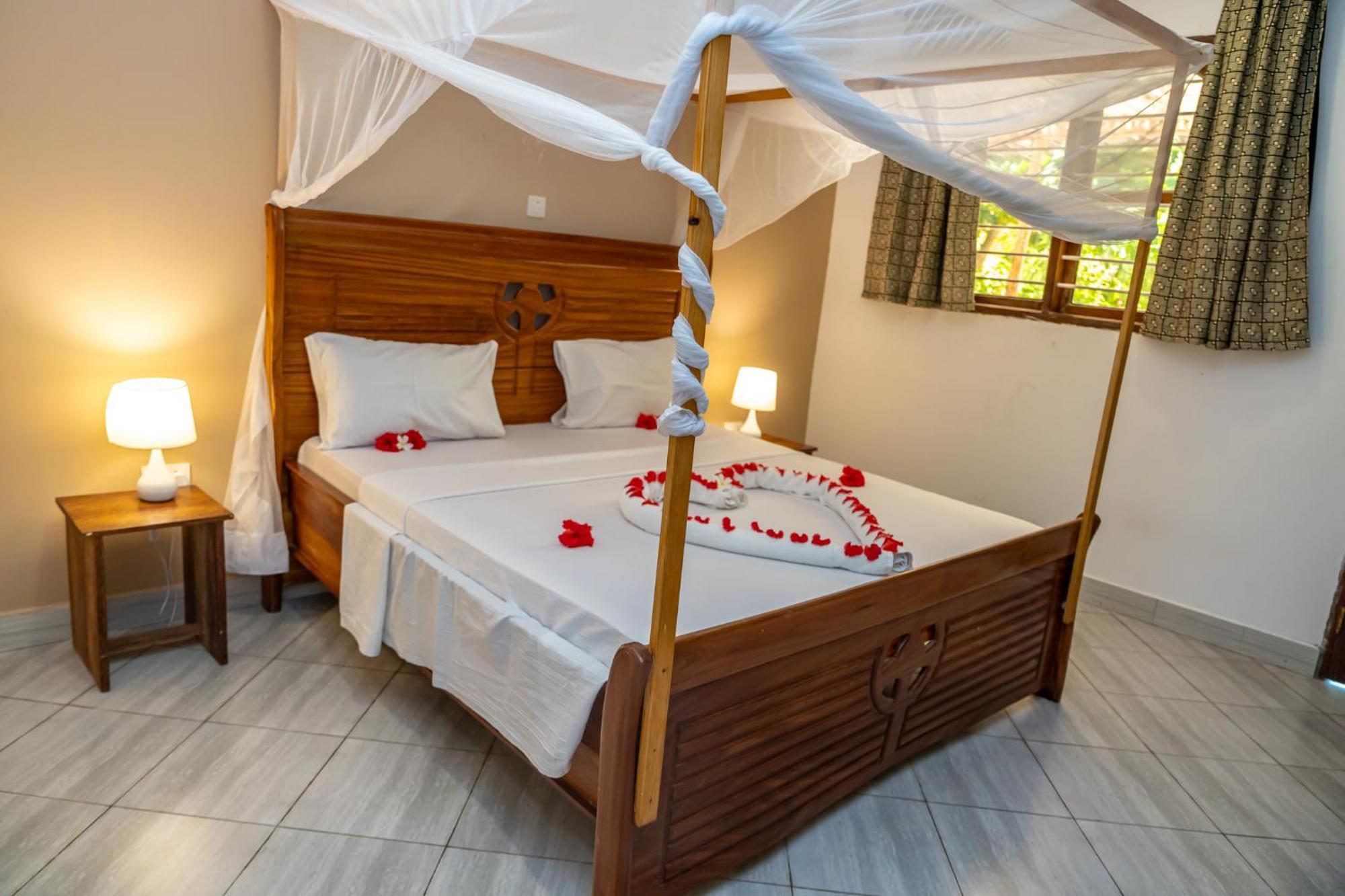 Liquid Life By Buccaneer Hostel Paje