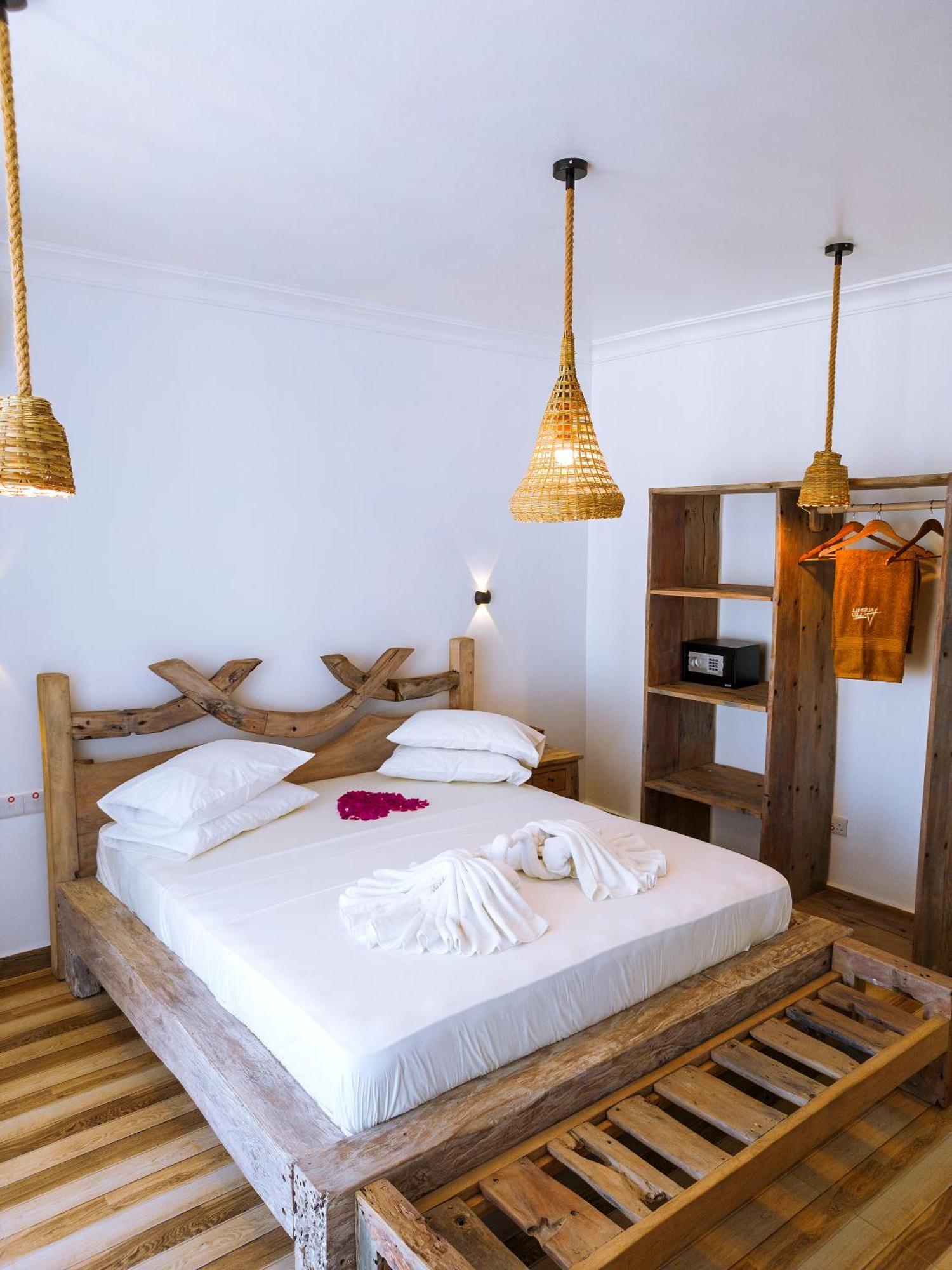 Limiria Zanzibar * Nungwi