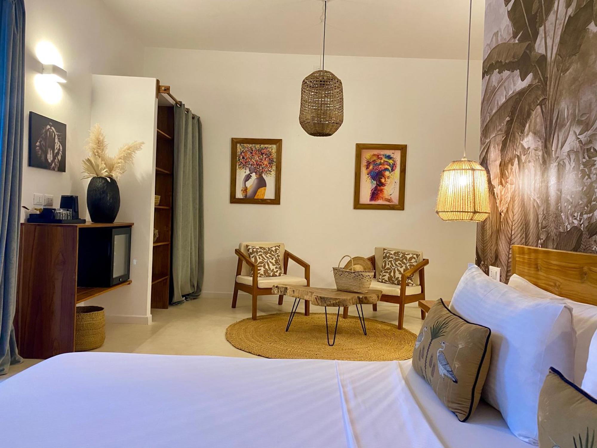 Luxury Lions Zanzibar - With Private Cook&infinity Pools Villa