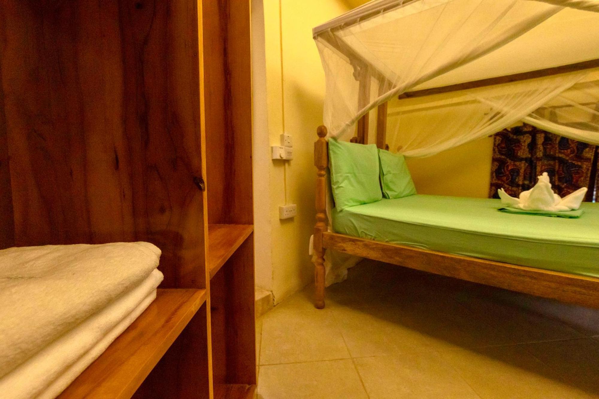 Hotel Eden Paradise