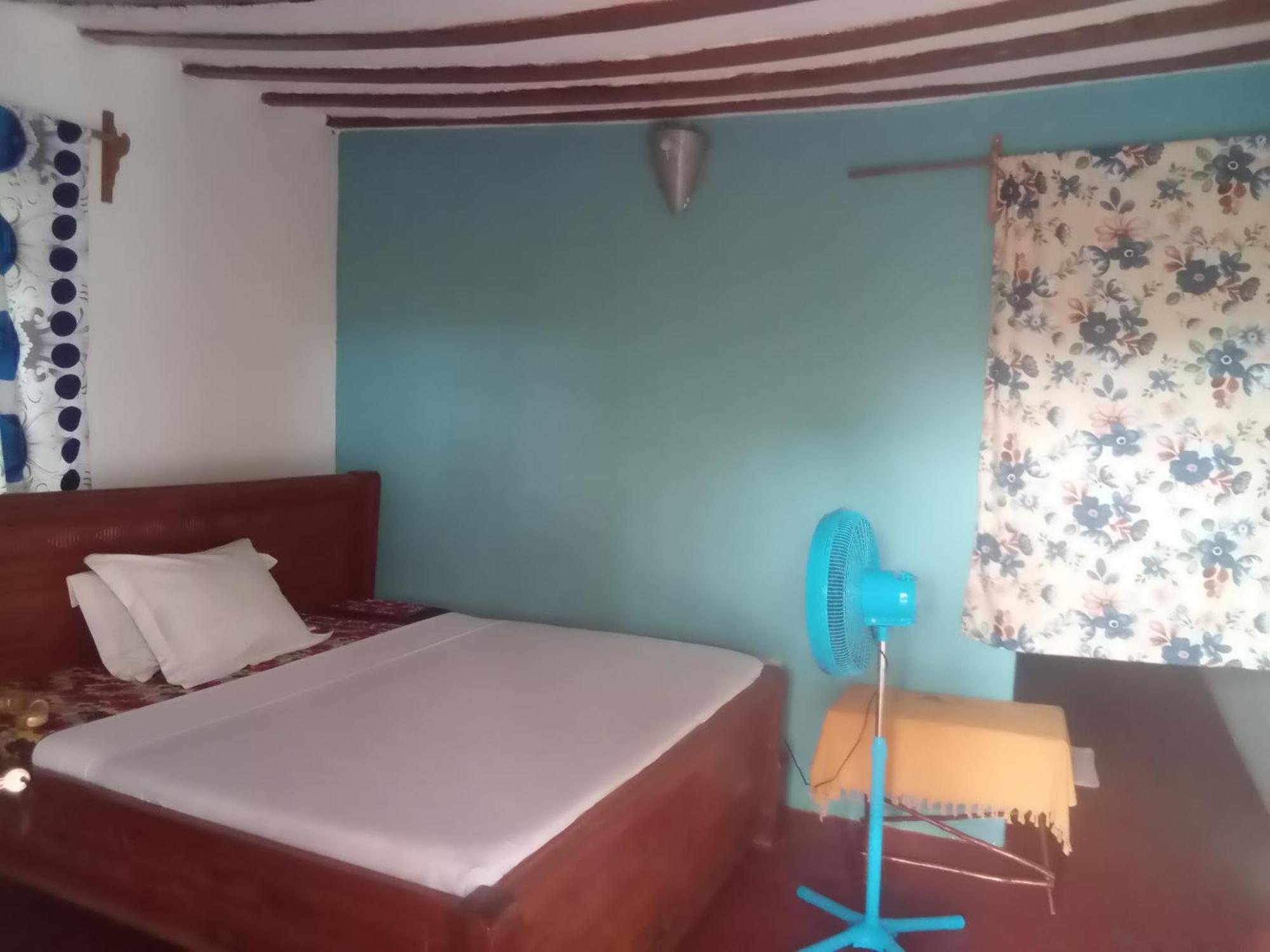 Magharibi House Homestay *