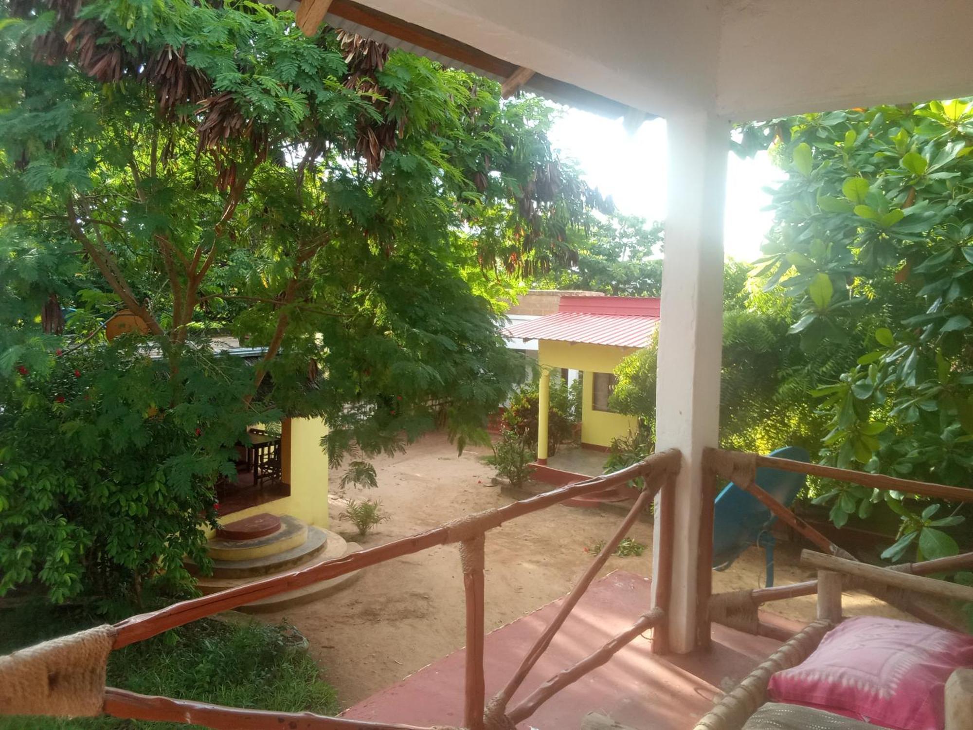 Magharibi House Homestay *
