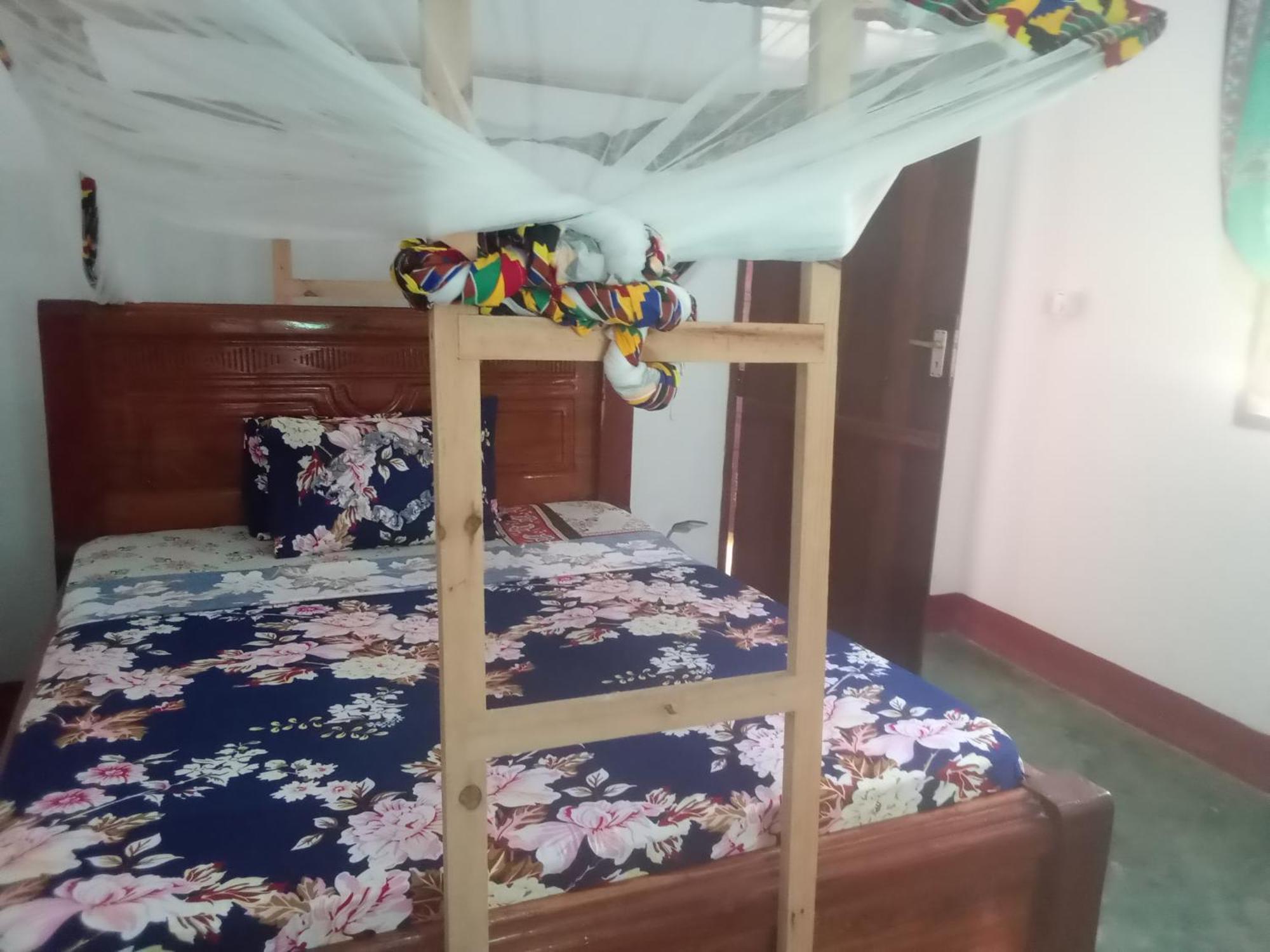 Magharibi House Homestay *