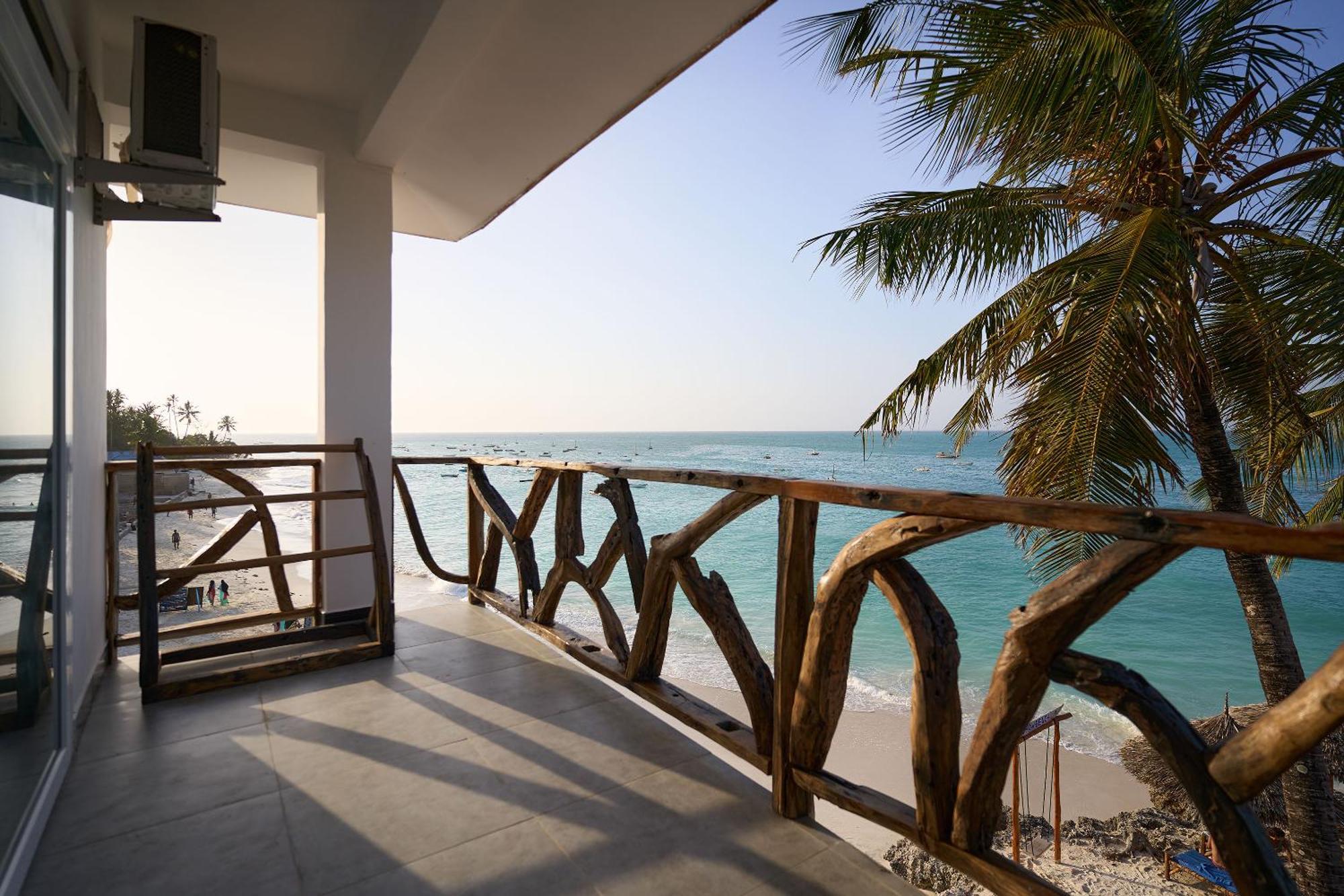 Dhow Boutique Hotel *