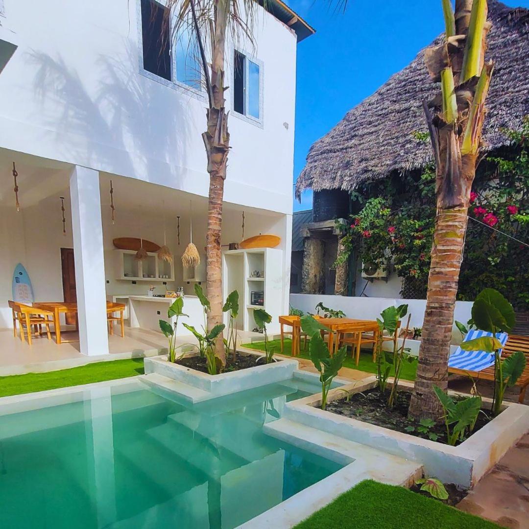 Exquisite Double Storey Luxury Retreat 90m From Zanzibar Ideal Prime Location Tv Wifi Aircon And Private Pool Paje