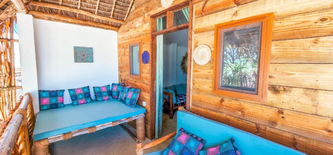 Ananda Lodge *