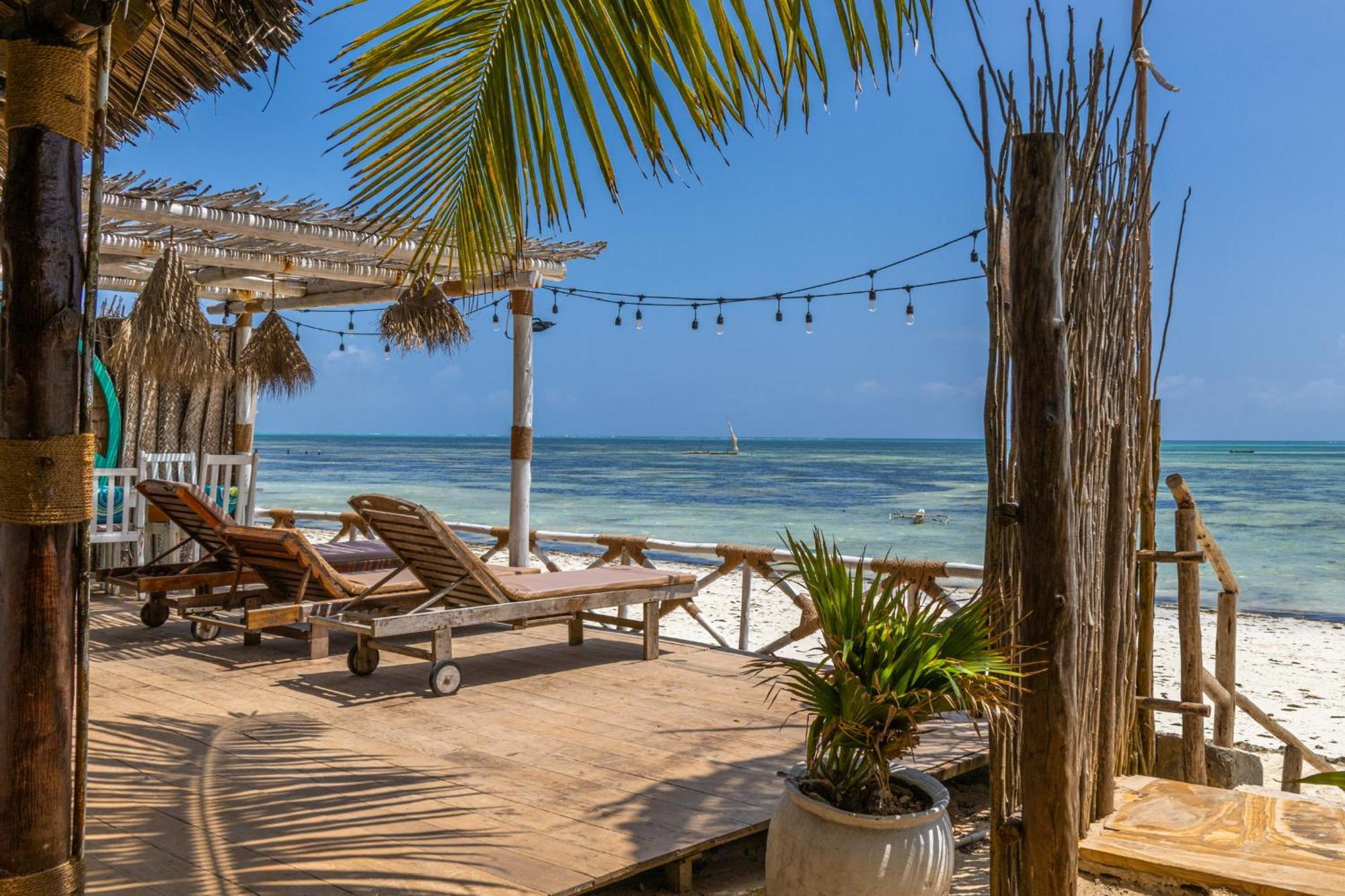 Pili Pili Paradise Beach Hotel 3*