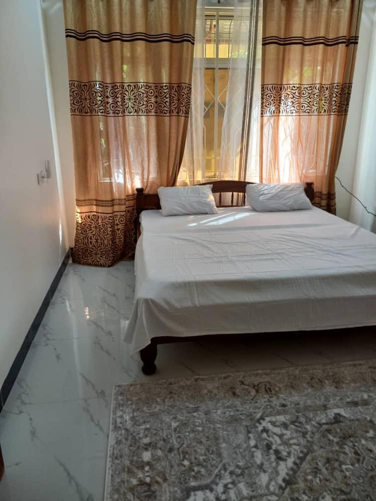 Royal Clove * Zanzibar
