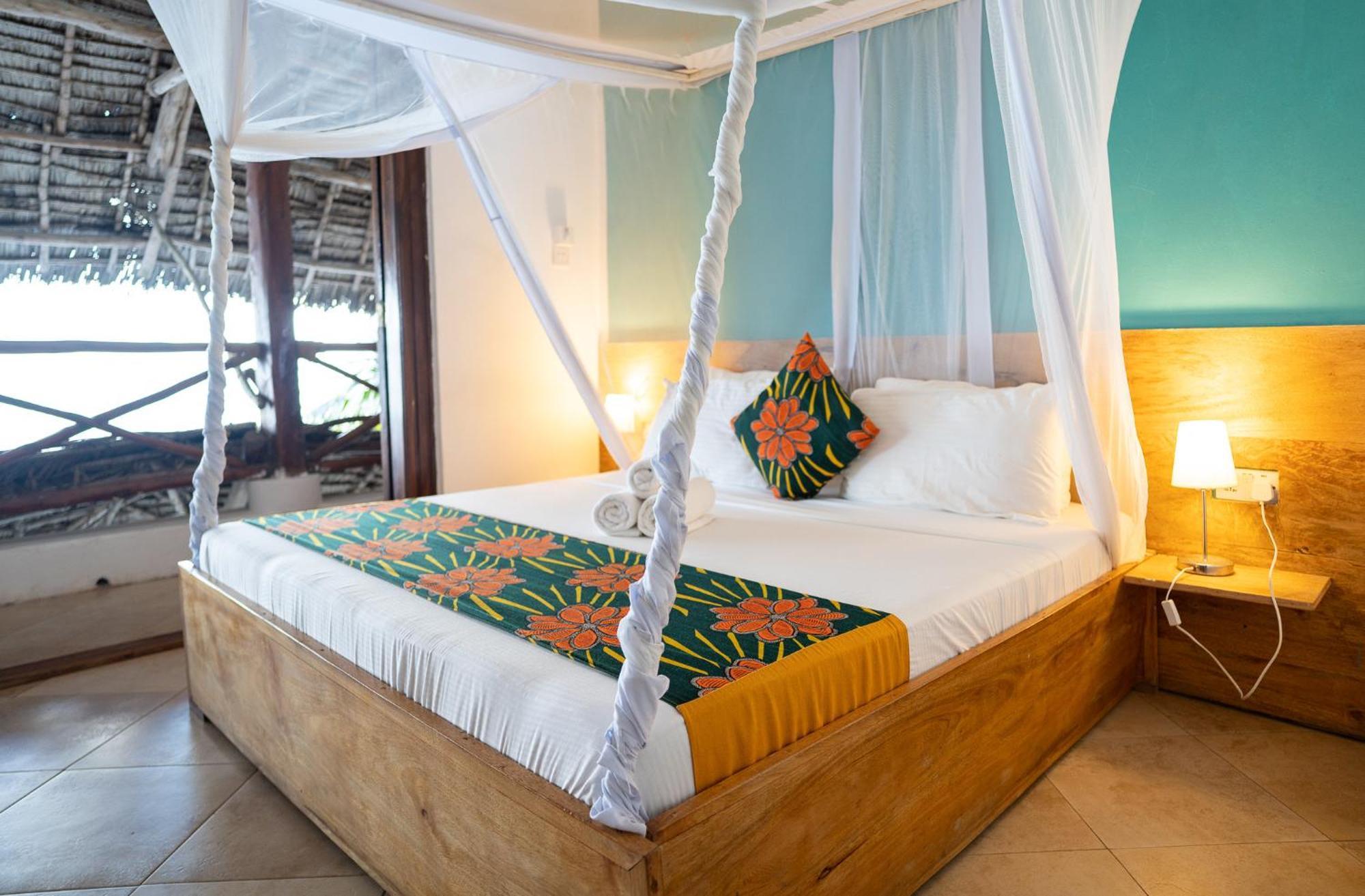 Pili Pili Paradise Beach Hotel