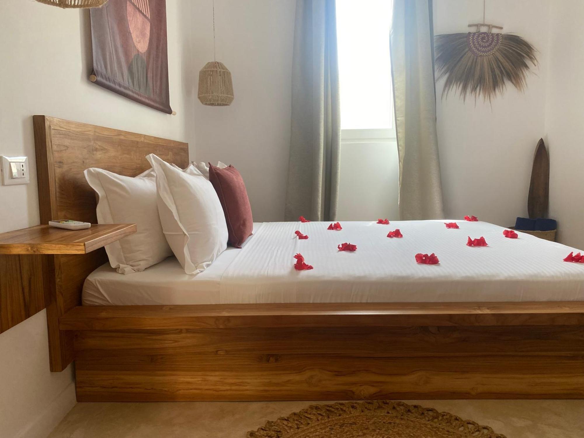 Luxury Lions Zanzibar - With Private Cook&infinity Pools Villa *