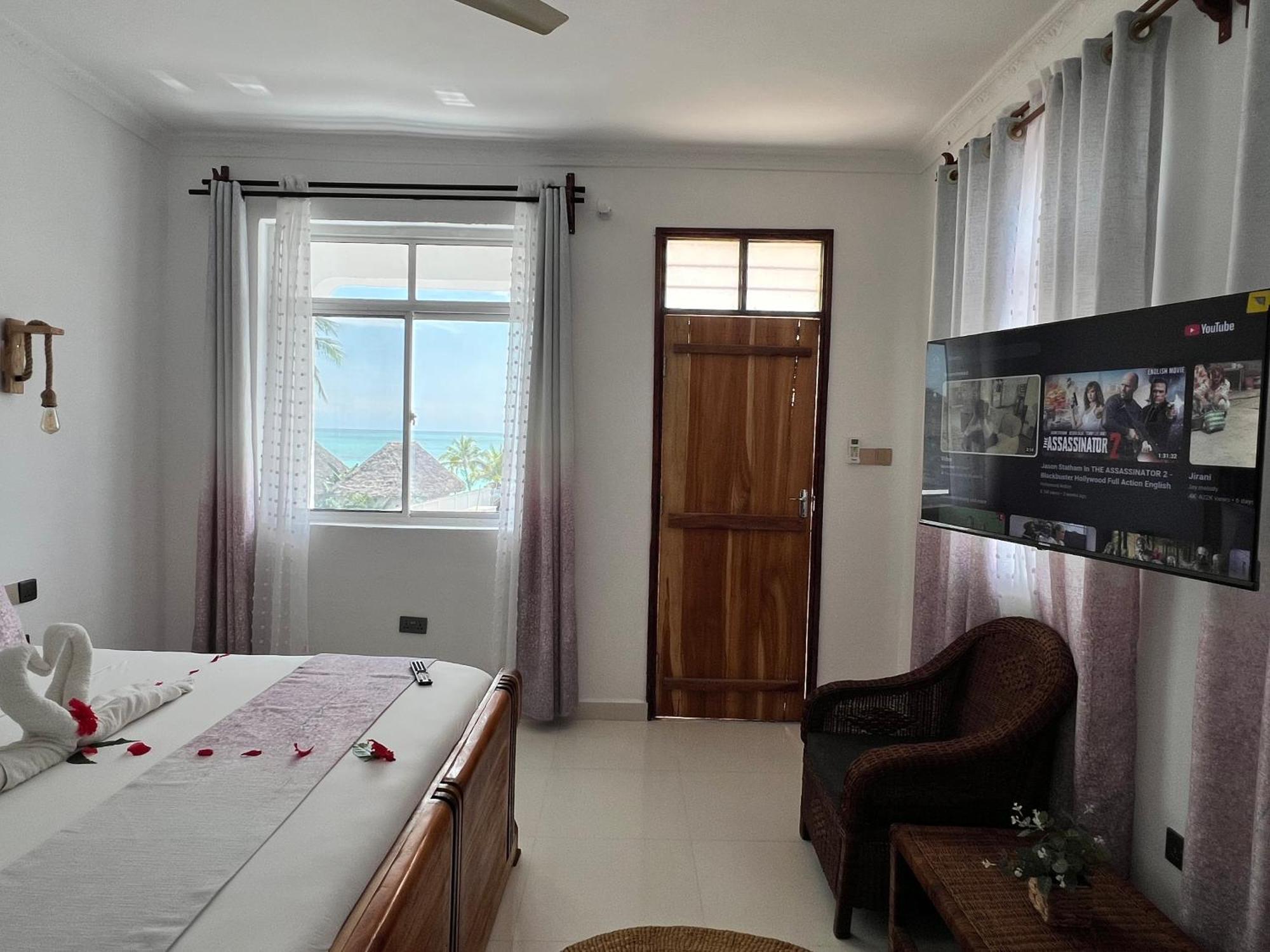 Front Hotel Nungwi