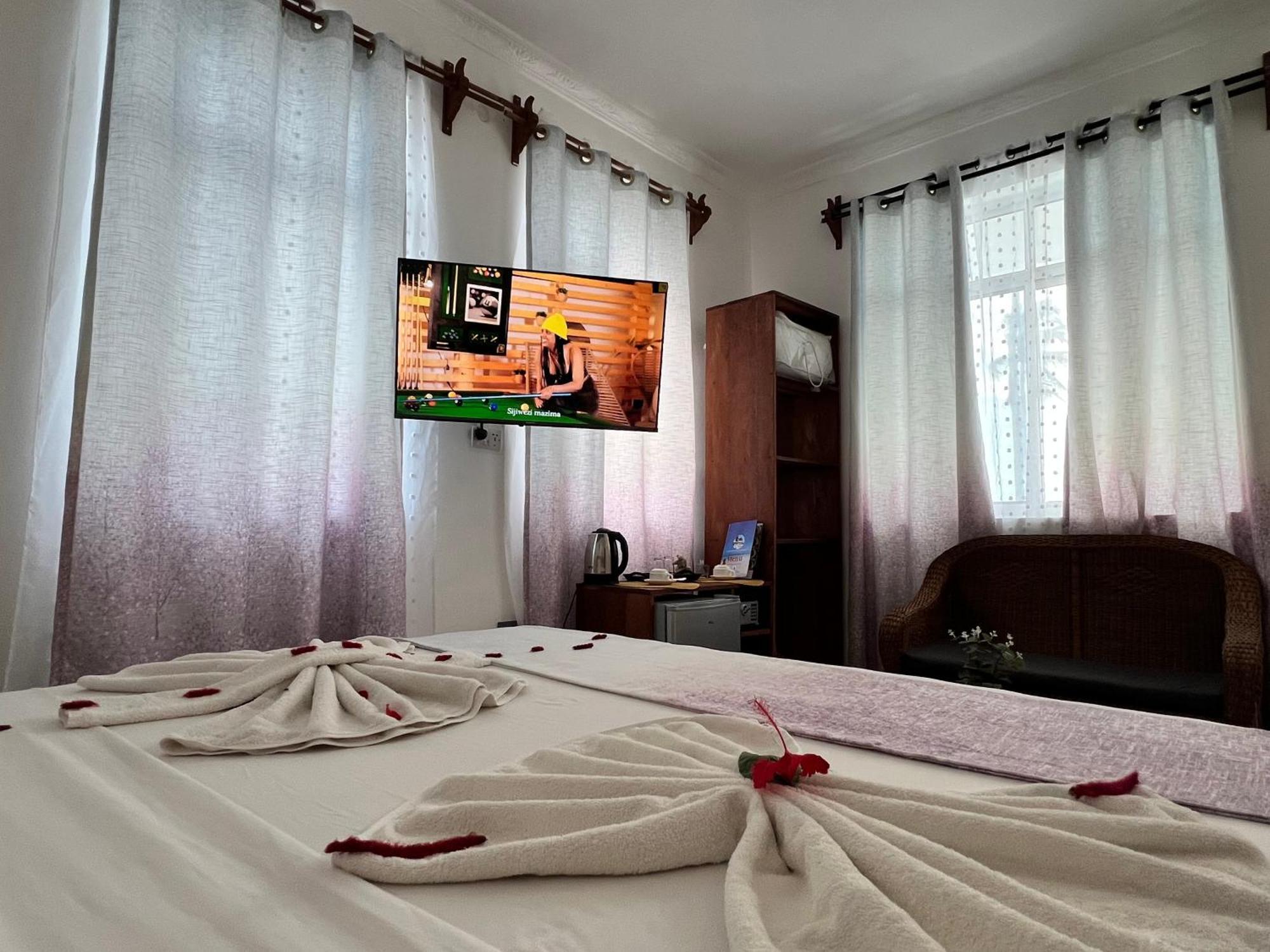 Hotel Front 3*