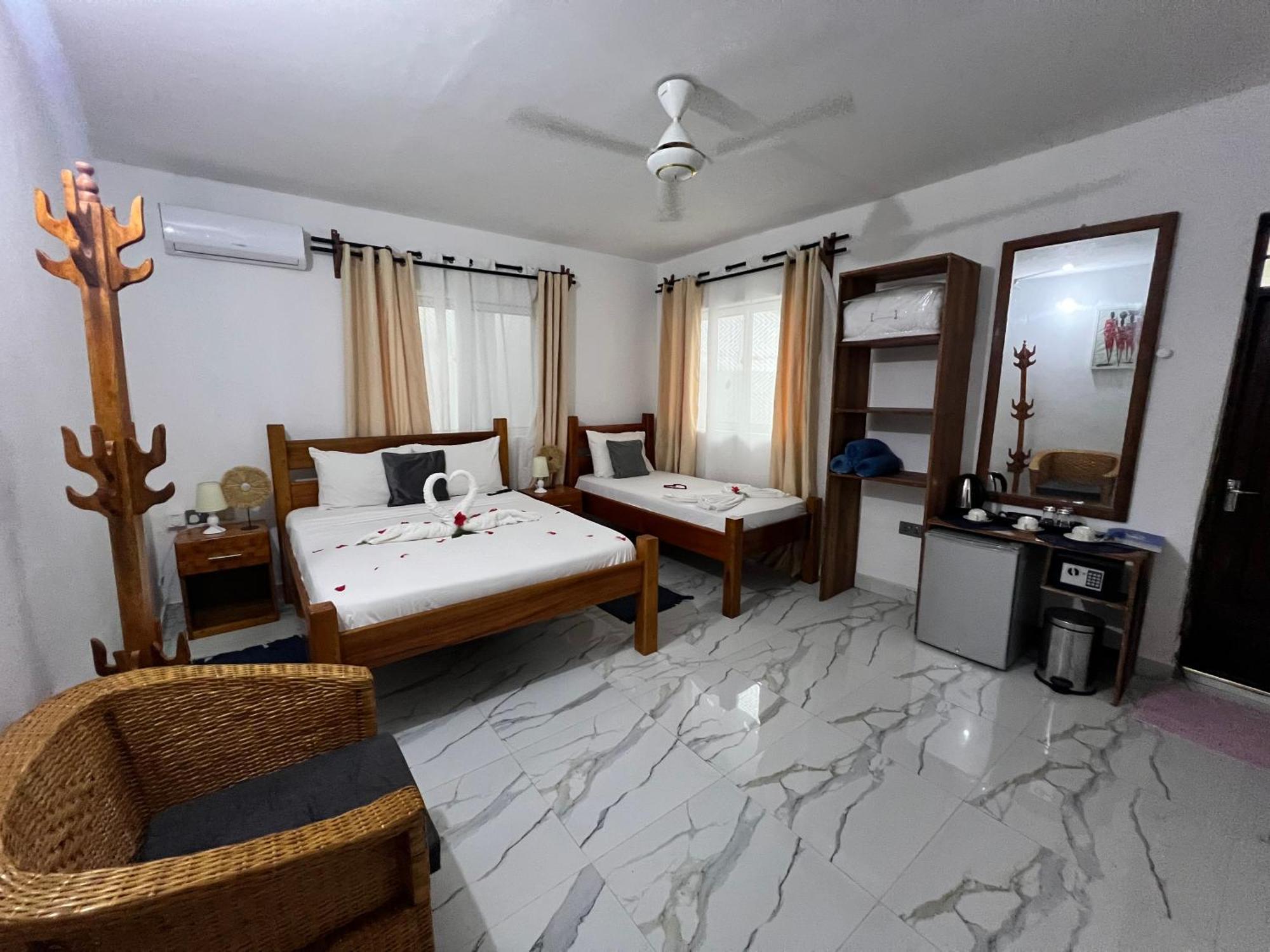 Front Hotel Nungwi
