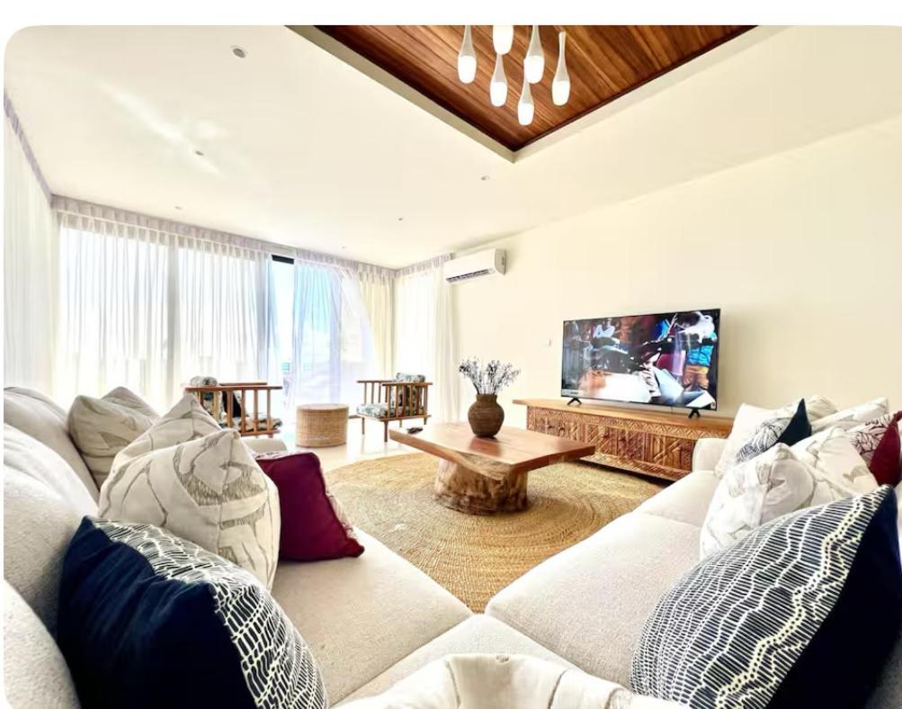 Uptown Ocean Front Villa *