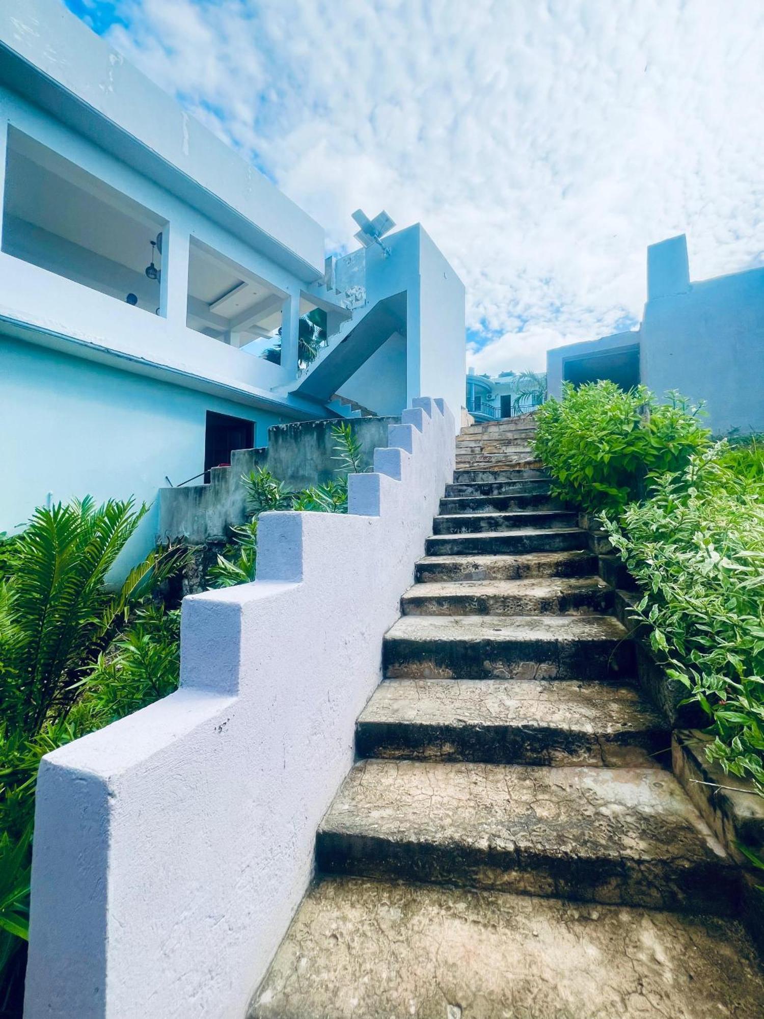 Sea Crest Hotel 3*
