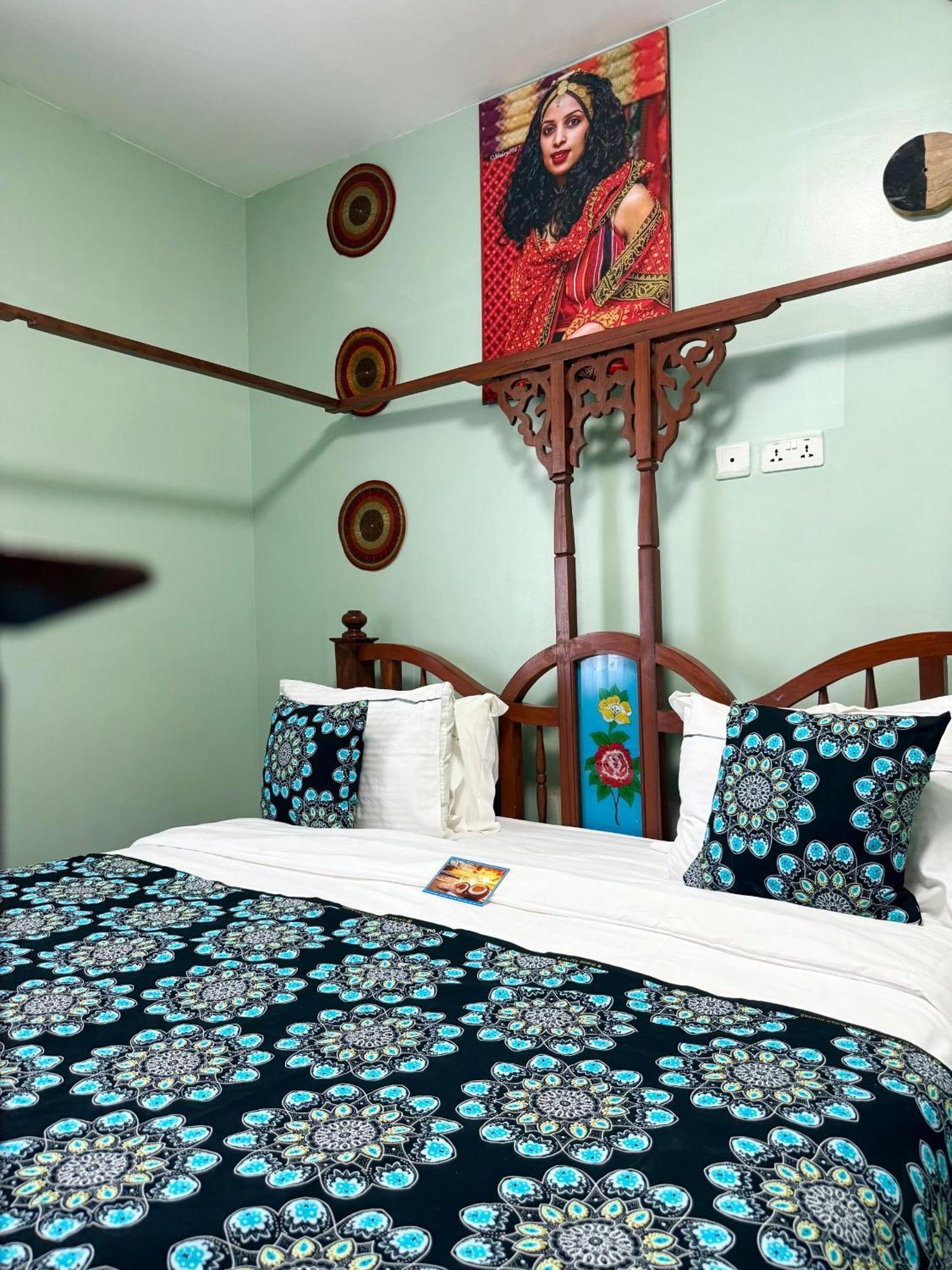 Hotel Sea Crest 3*
