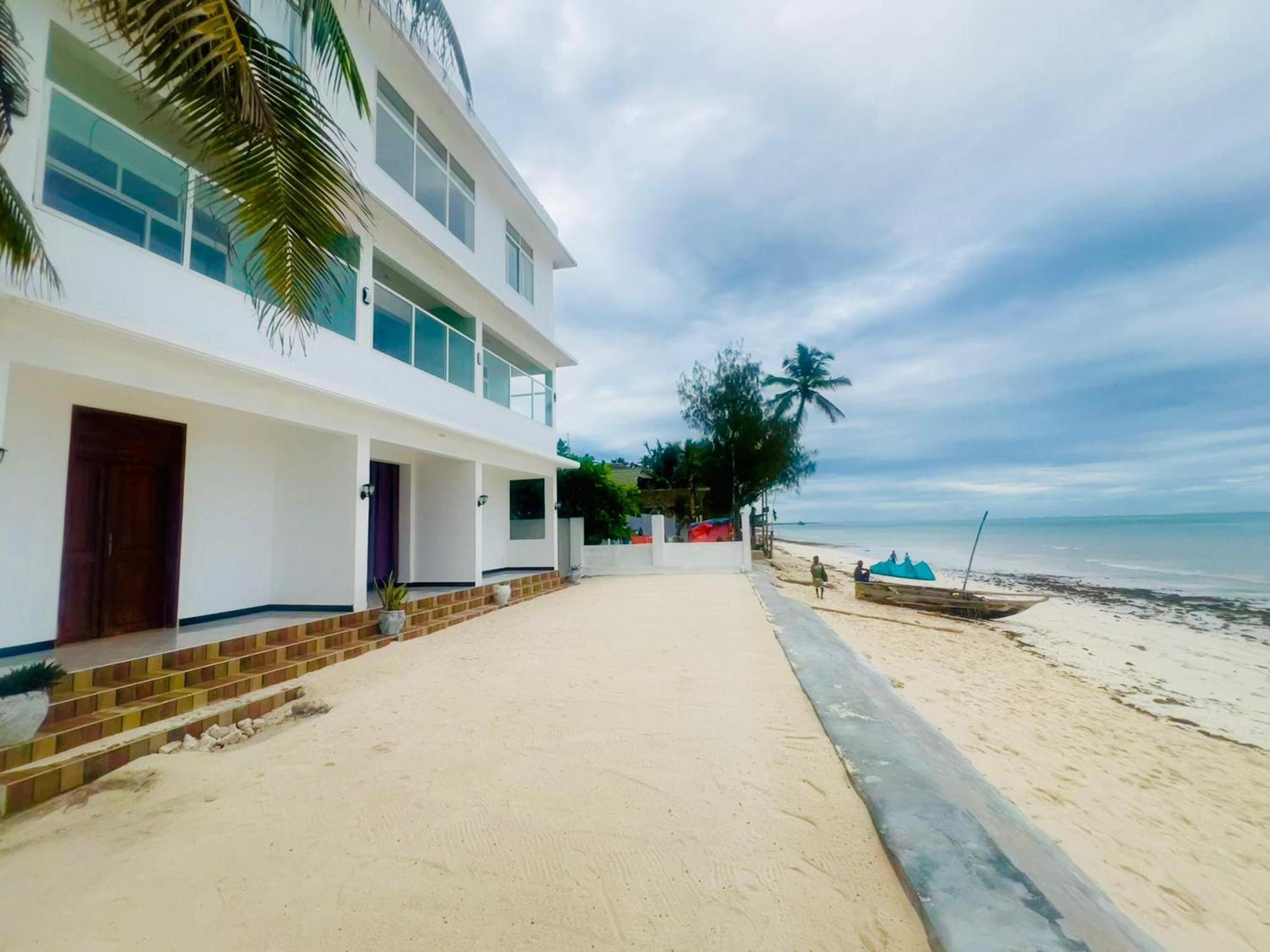 Sea Crest Hotel 3*