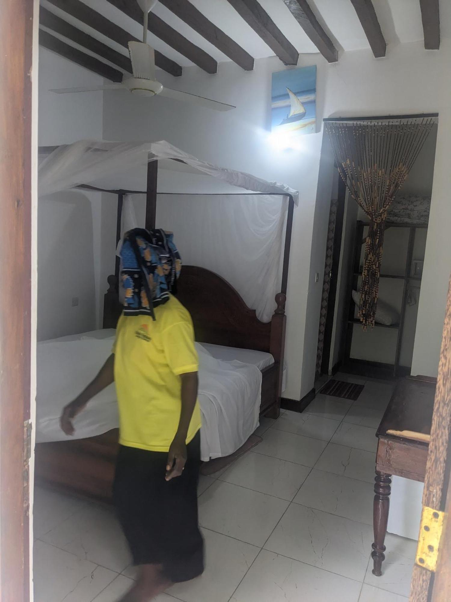 Kivulini And Restaurant Bed & Breakfast