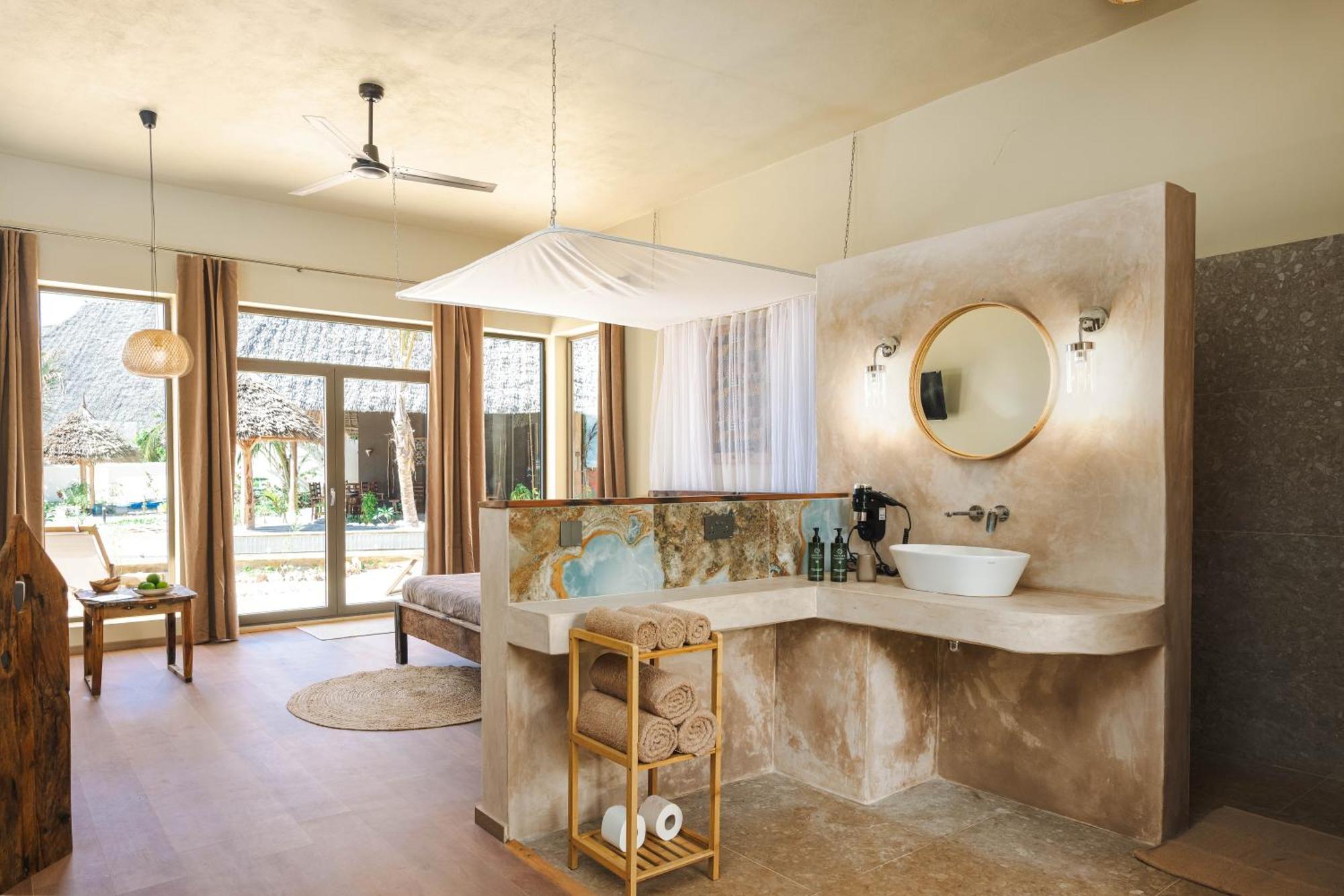 Hotel Clove Island Essence & 5*
