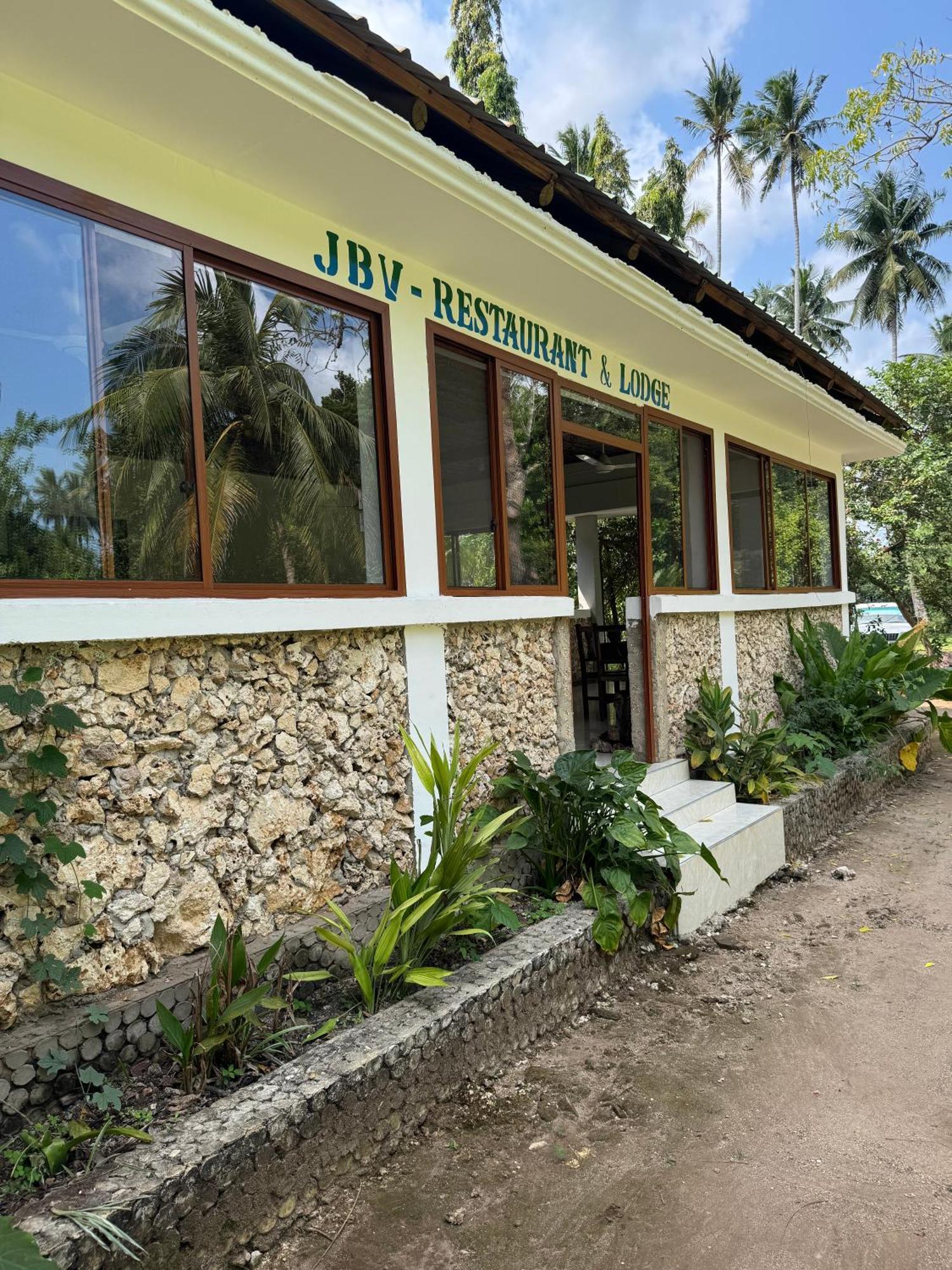 Jozanibiospherevillage Lodge *