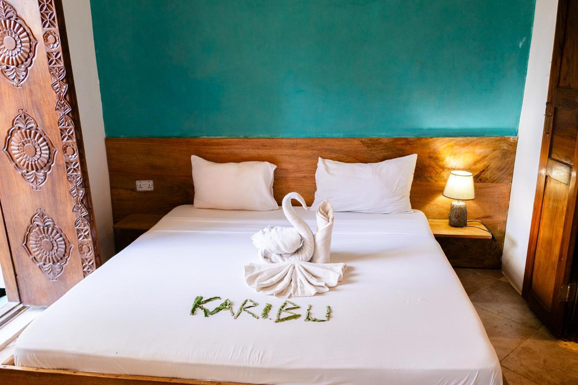 Pili Pili Paradise Beach Hotel 3*