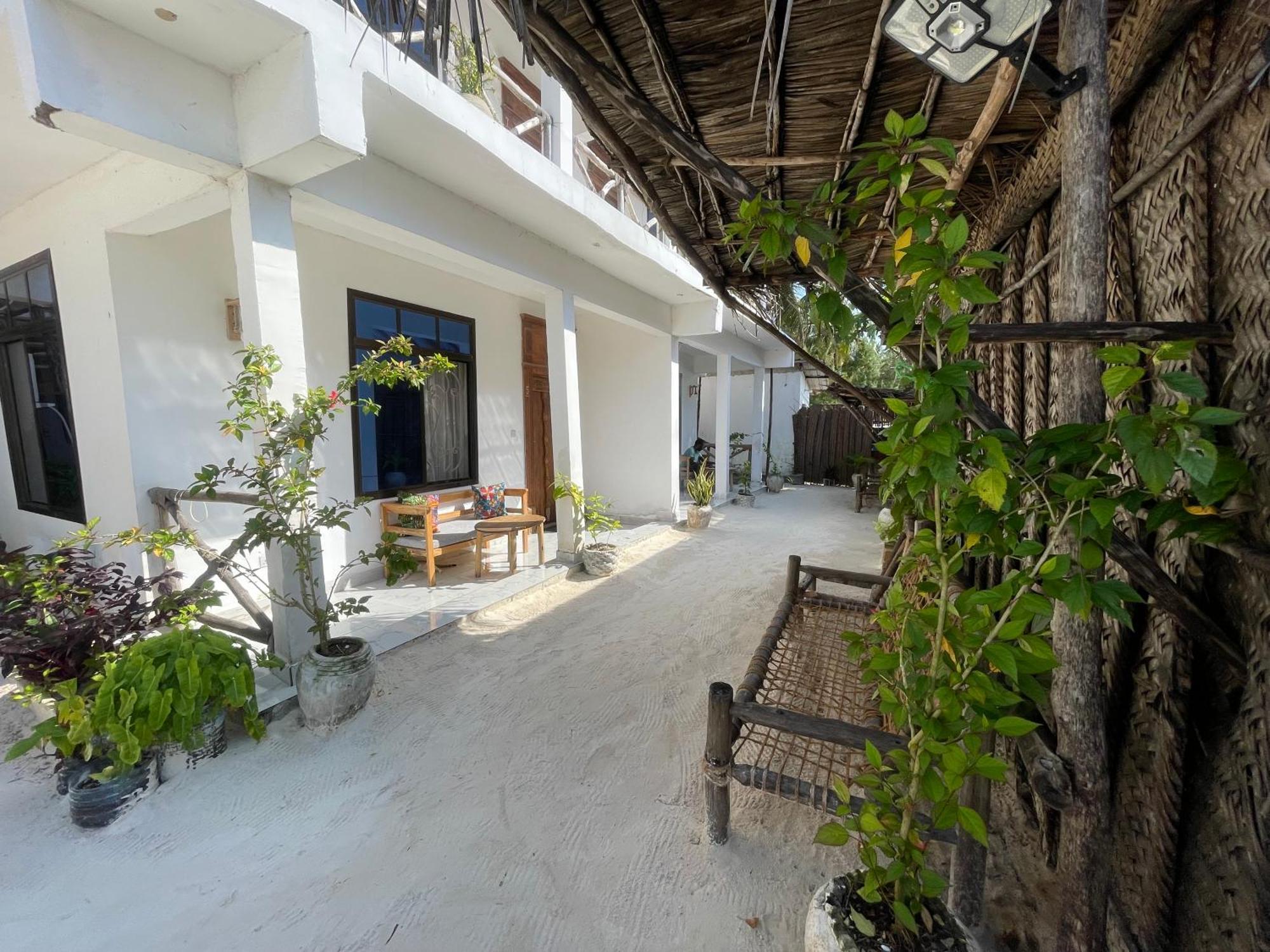 Zanzibar Escape 1&2 Homestay Bwejuu