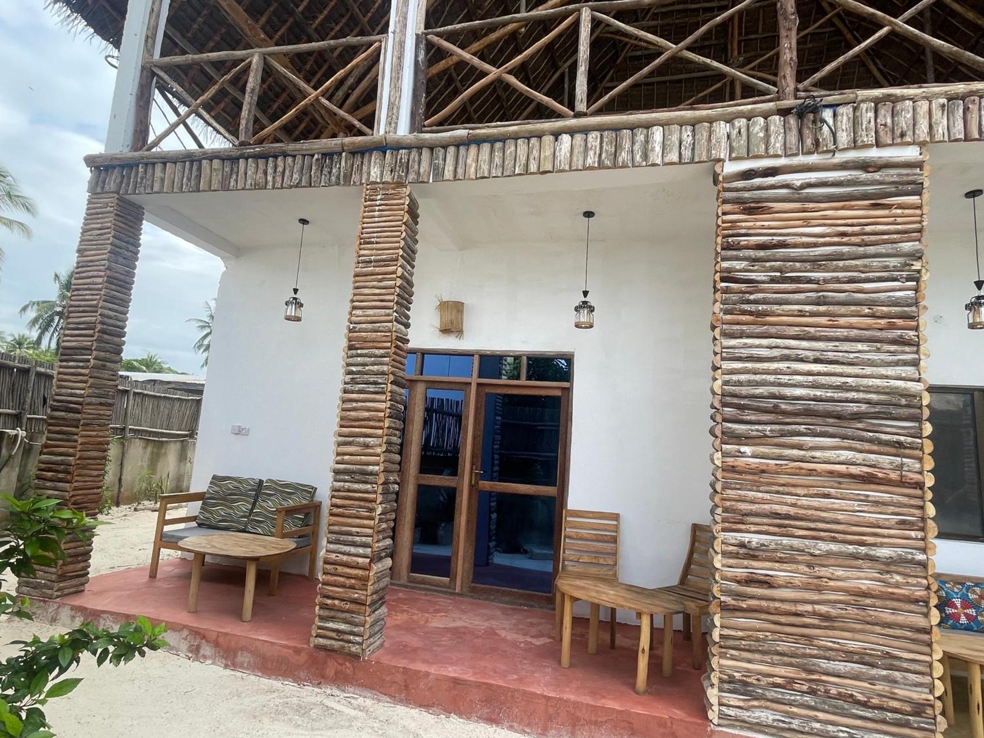 Zanzibar Escape 1&2 *