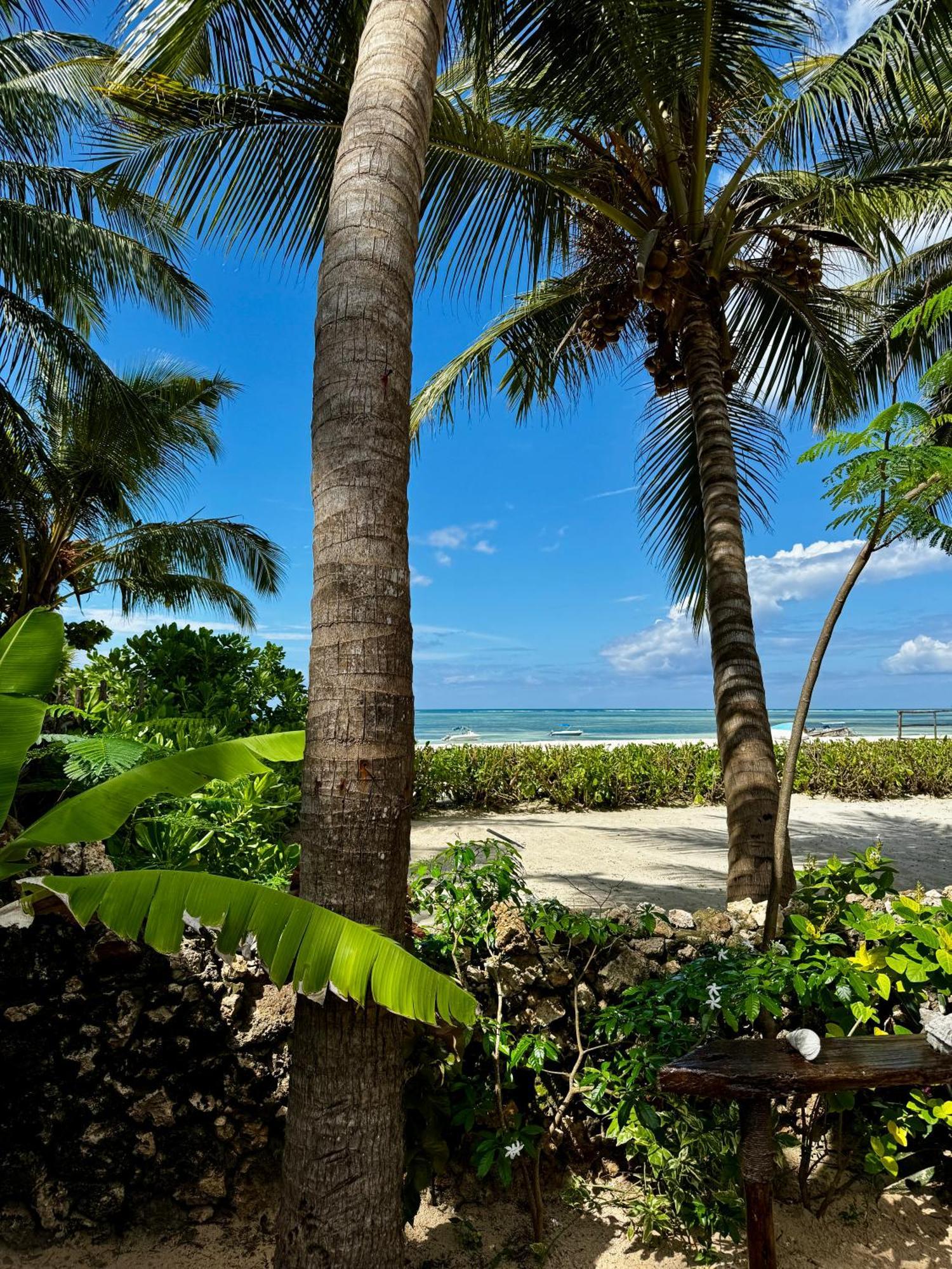 Villa Kipara - On The Beach - Private Pool & Jacuzzi Villa *