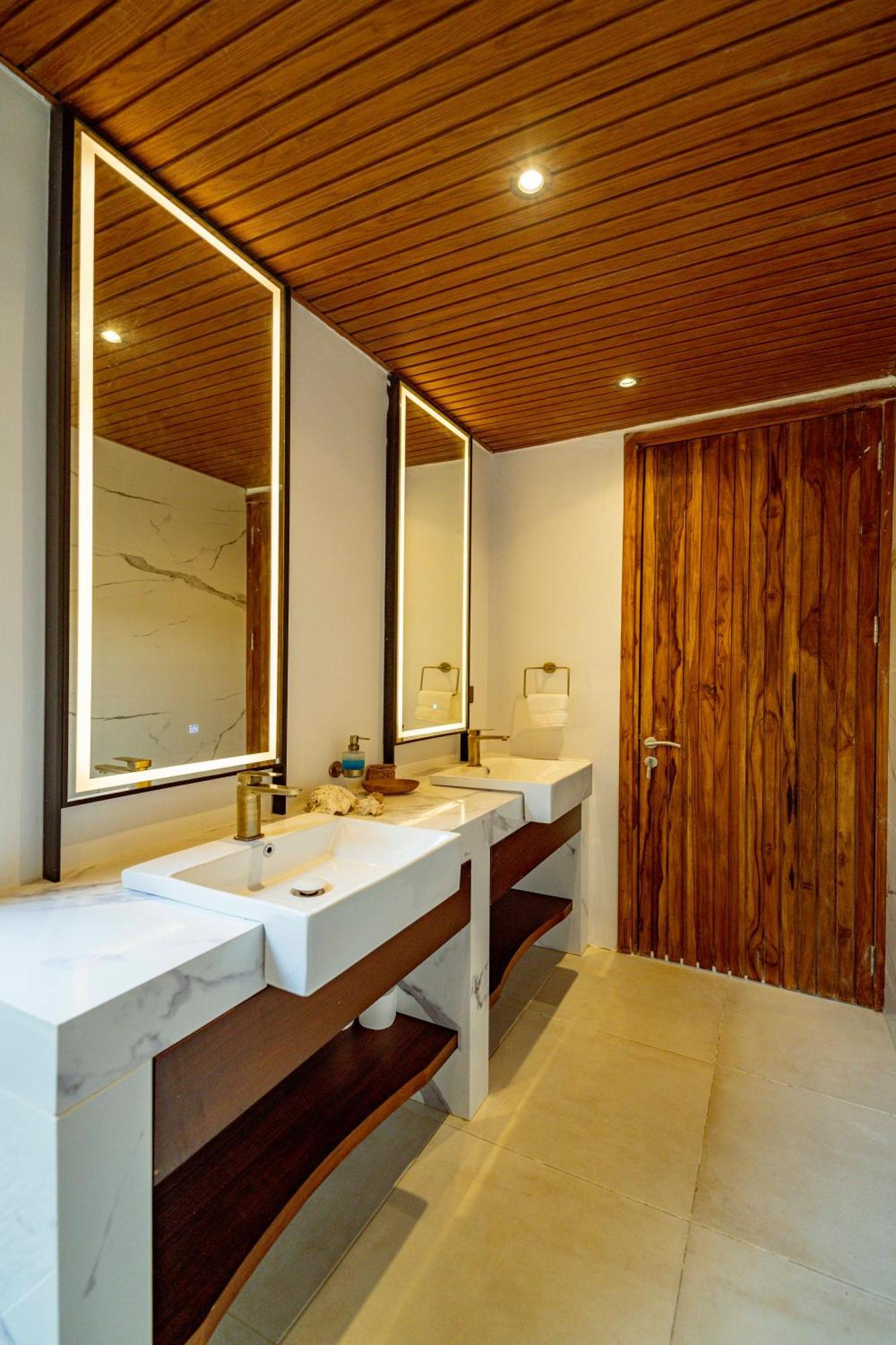 Villa Emerald By Emerald Escapes Ltd *