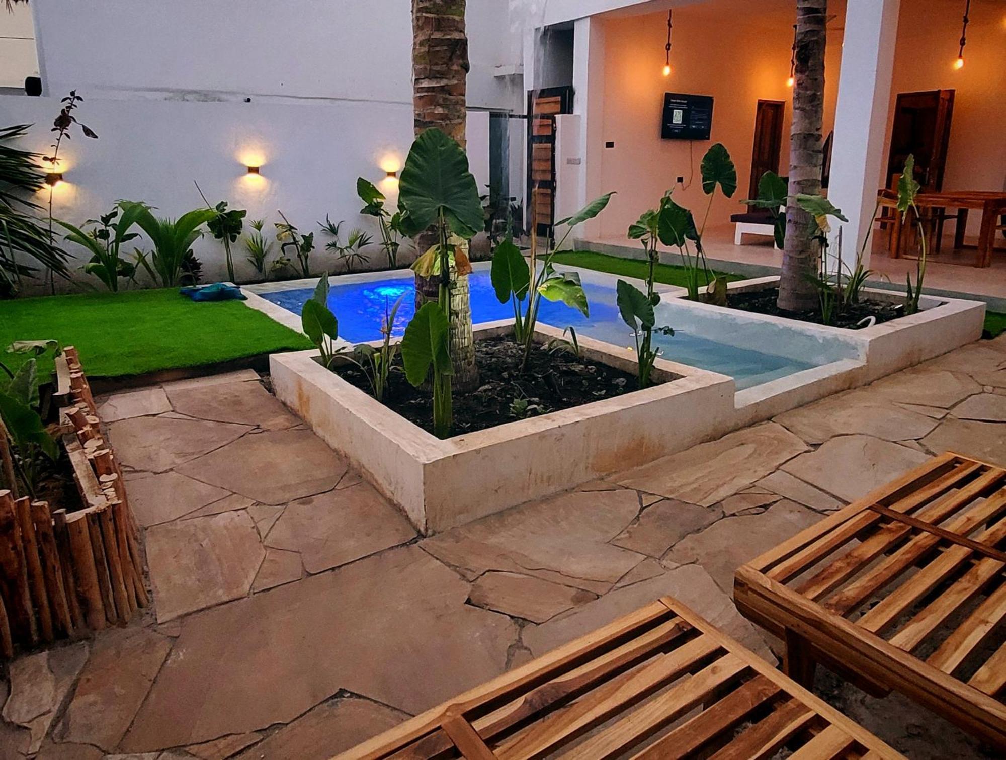 Exquisite Double Storey Luxury Retreat 90m From Zanzibar Ideal Prime Location Tv Wifi Aircon And Private Pool * Paje