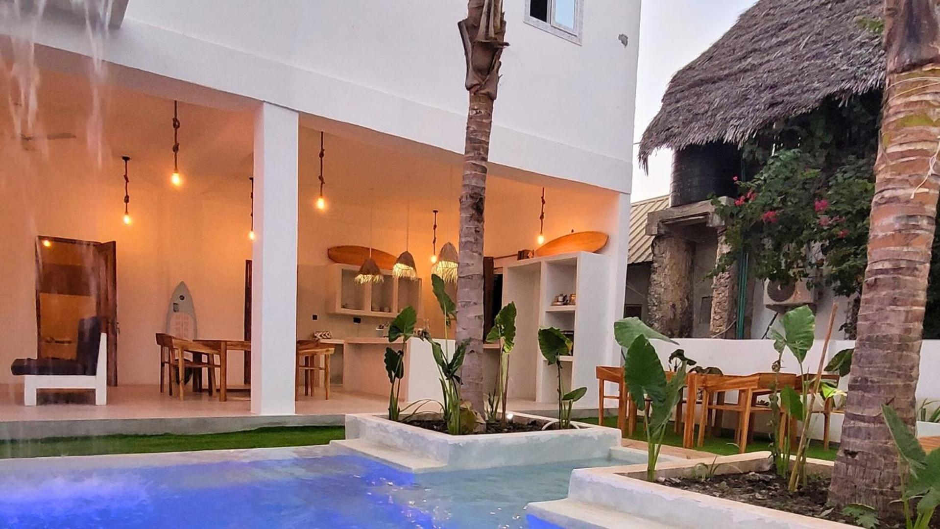 Exquisite Double Storey Luxury Retreat 90m From Zanzibar Ideal Prime Location Tv Wifi Aircon And Private Pool Paje