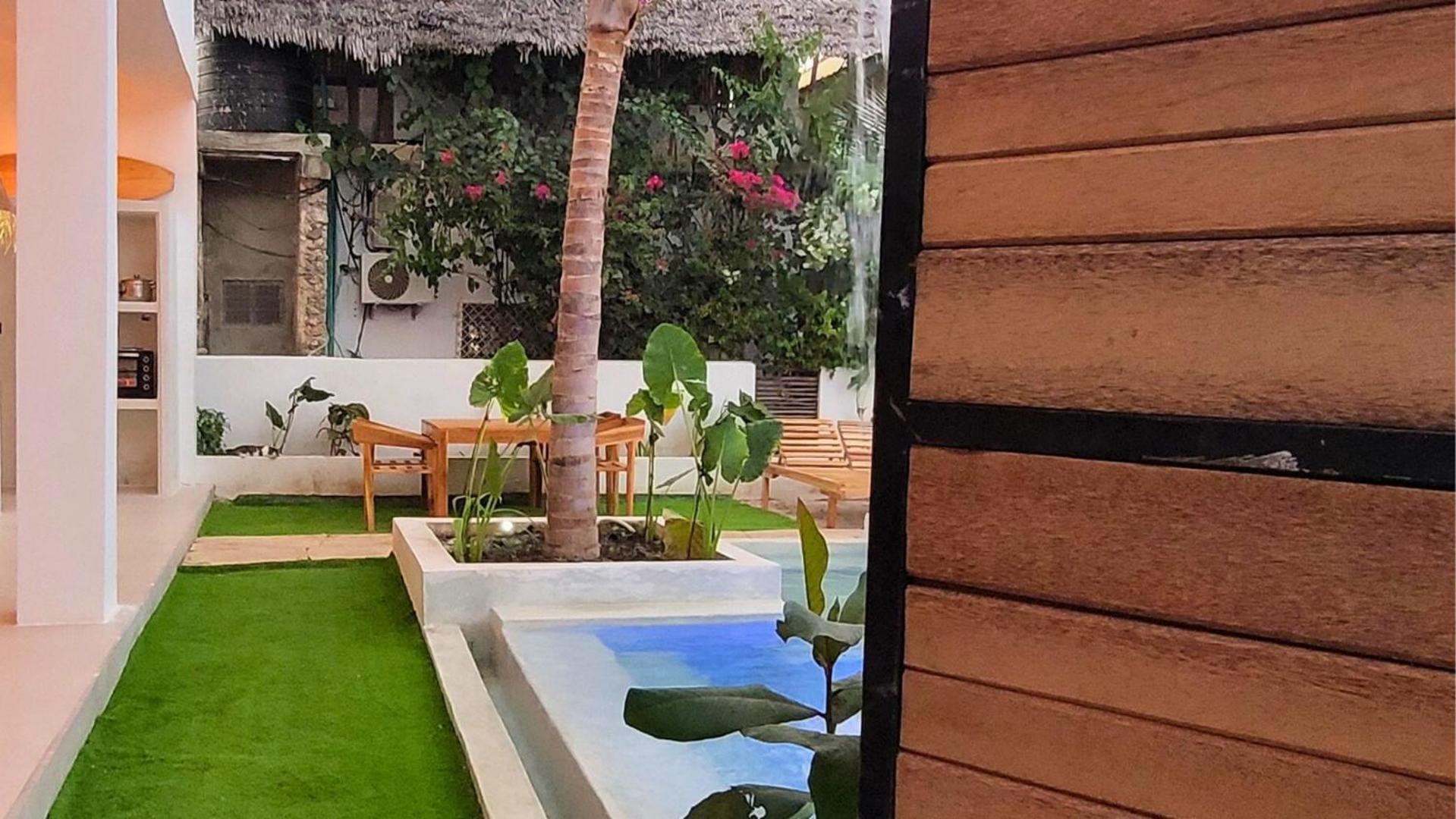 Exquisite Double Storey Luxury Retreat 90m From Zanzibar Ideal Prime Location Tv Wifi Aircon And Private Pool Villa Paje