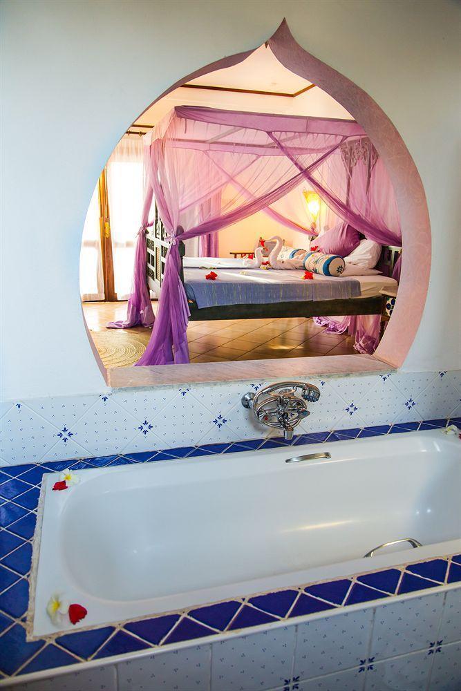 Mtoni Marine Hotel 5*