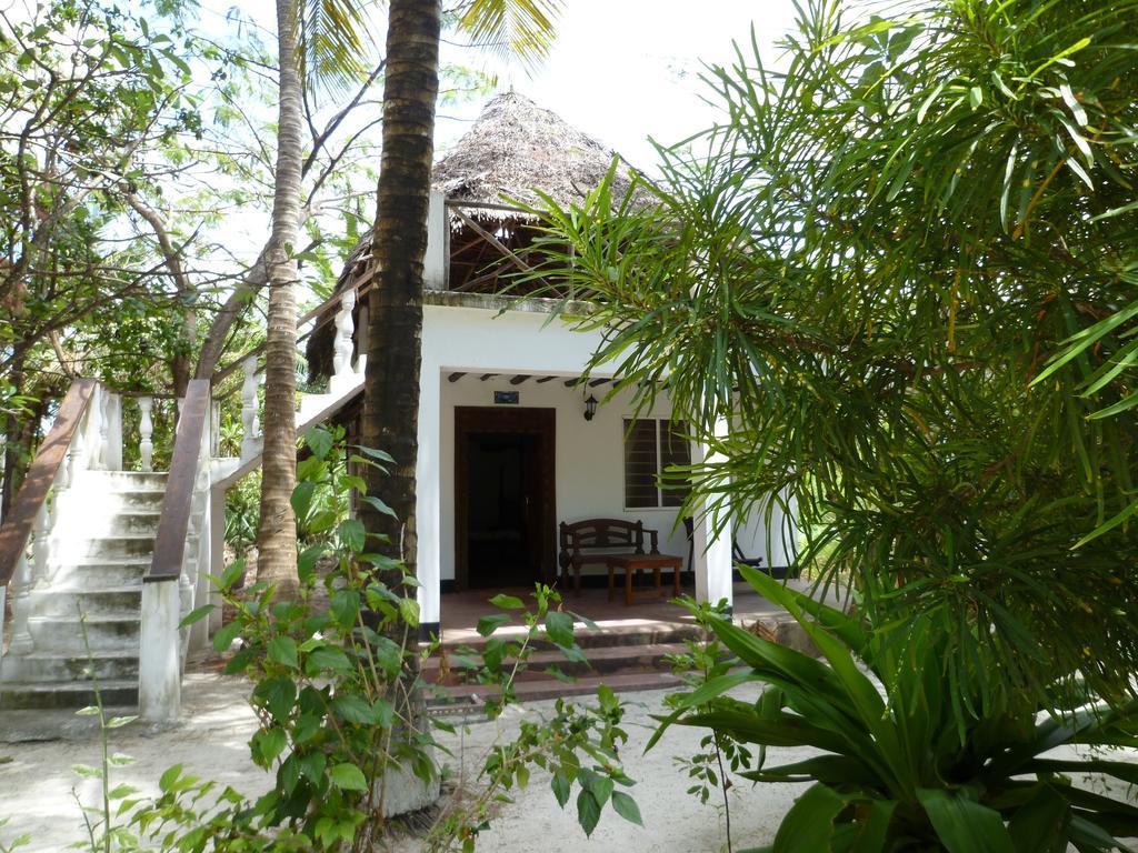 Paradise Hotel
