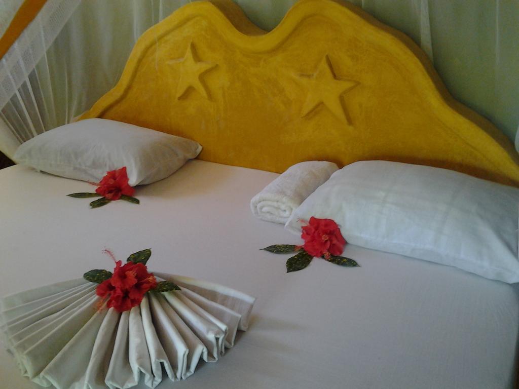 Mustapha' S Place 3*