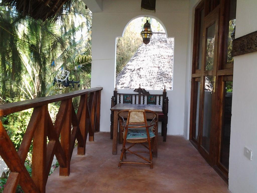 Guest house Casa Umoja 3*