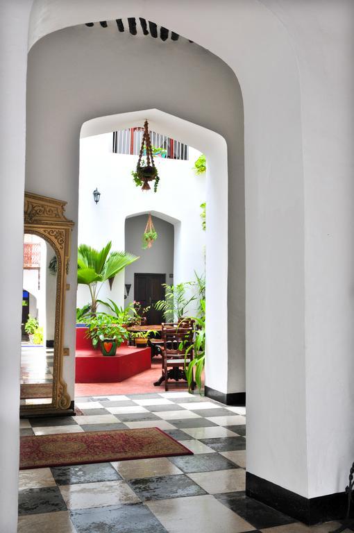 Hotel Dhow Palace