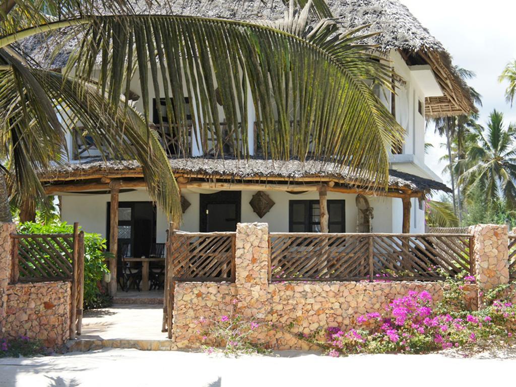 Bay Hotel Pongwe