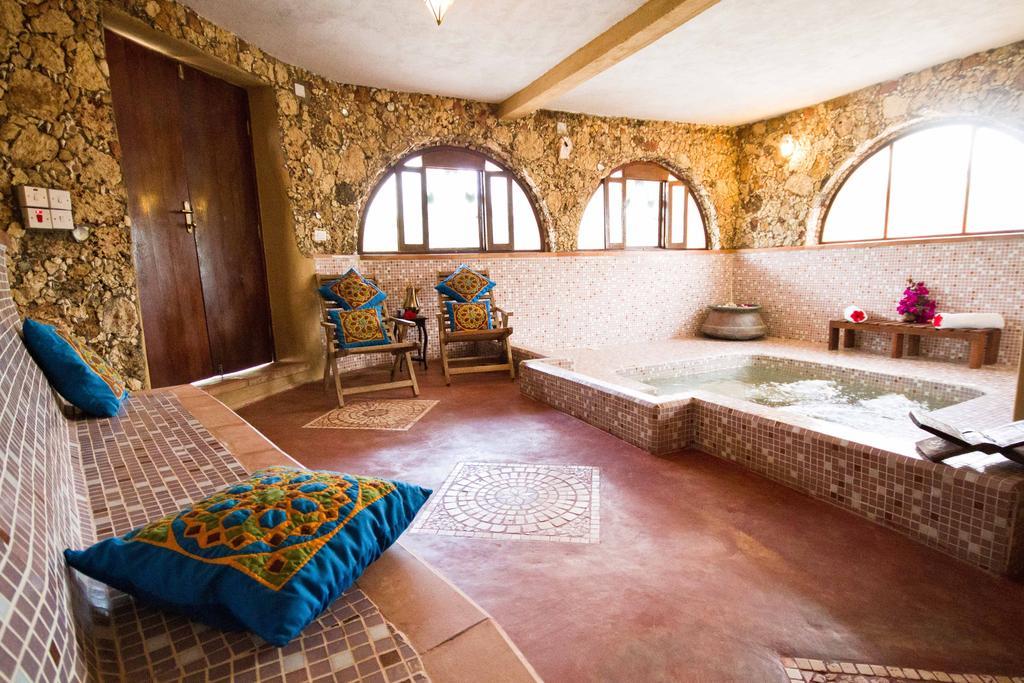Hotel Samaki Lodge & Spa Uroa