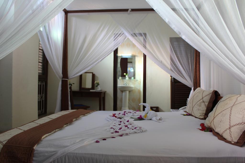 The Island Town (Adults Only) Hotel