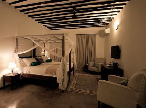 Kisiwa House Hotel 4*