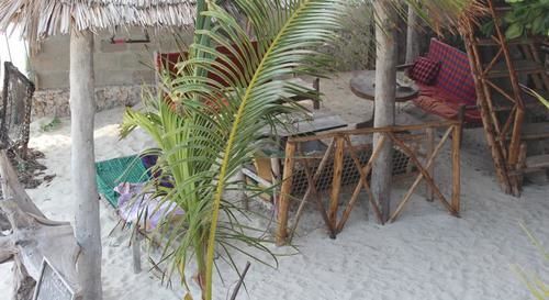 Hotel Nyamkwi White Sands 2*