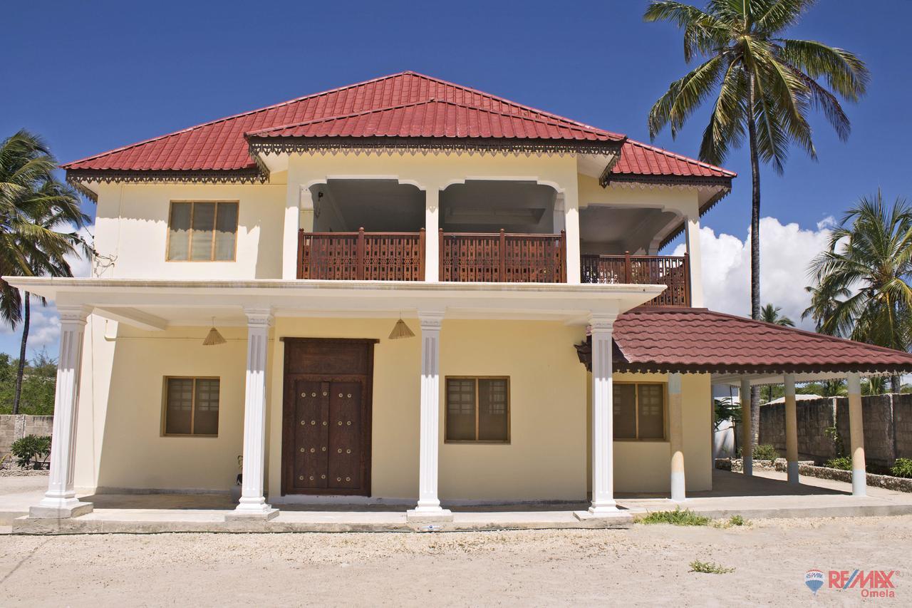 Guest house Bazi's House