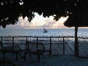 Resort Jambiani White Sands 3*